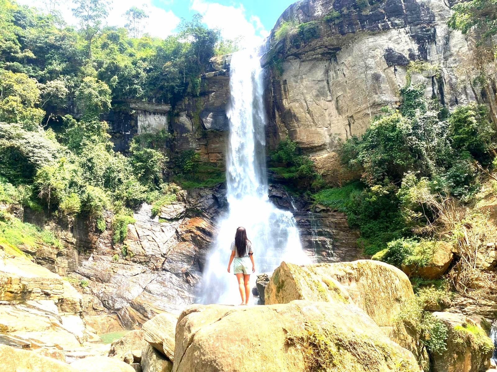 Nuwara Eliya Private Tuk-Tuk Tour: Tea Estates & Waterfalls