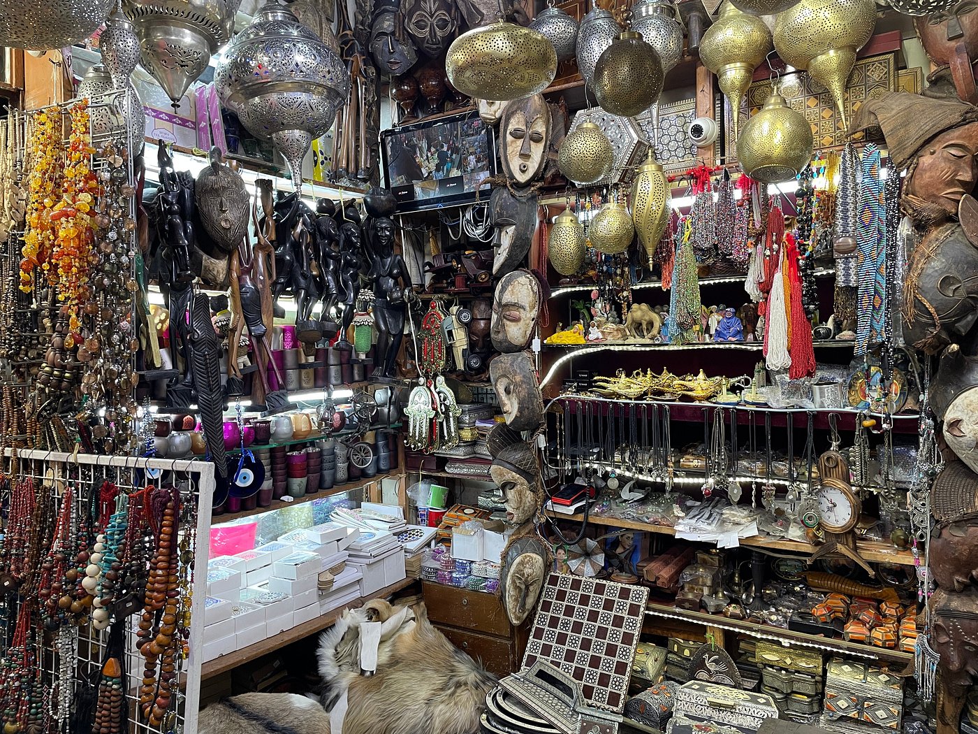 Casablanca Souks: Guided Shopping & Cultural Exploration