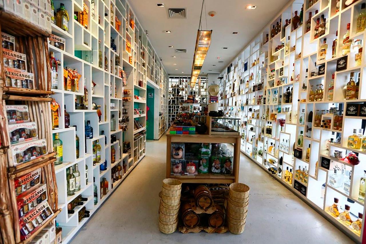 Tequila & Mezcal Museum Experience with Tasting and Dinner
