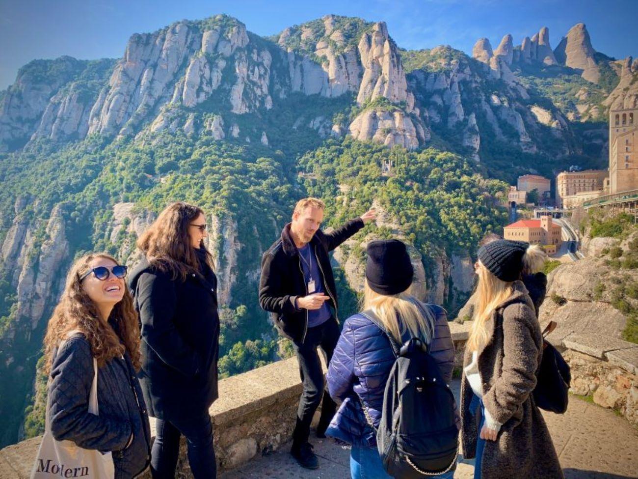 Barcelona: Montserrat Tour, Transfers & Basilica Entry