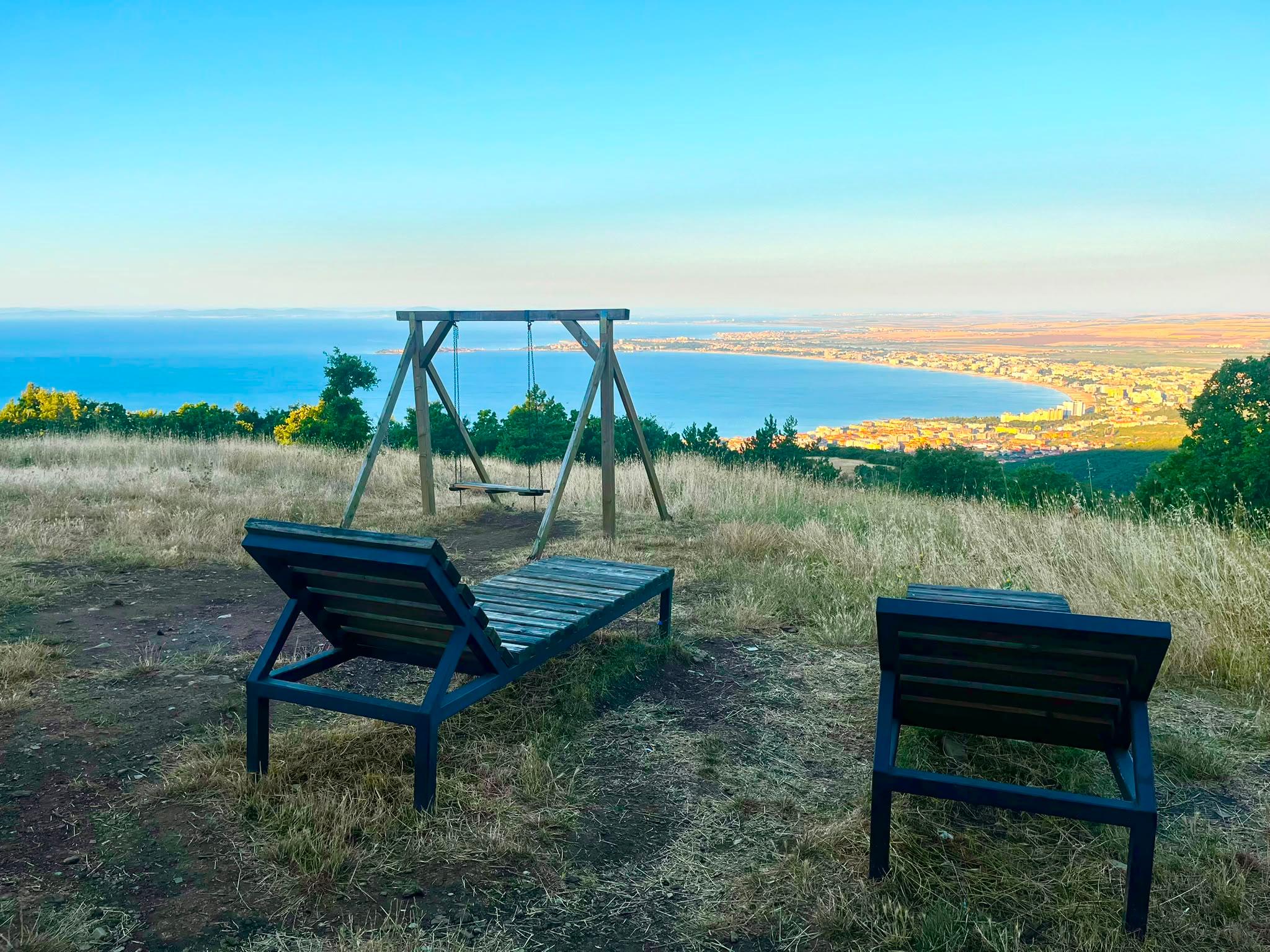 Early Morning Hiking Experience with Panoramic Views