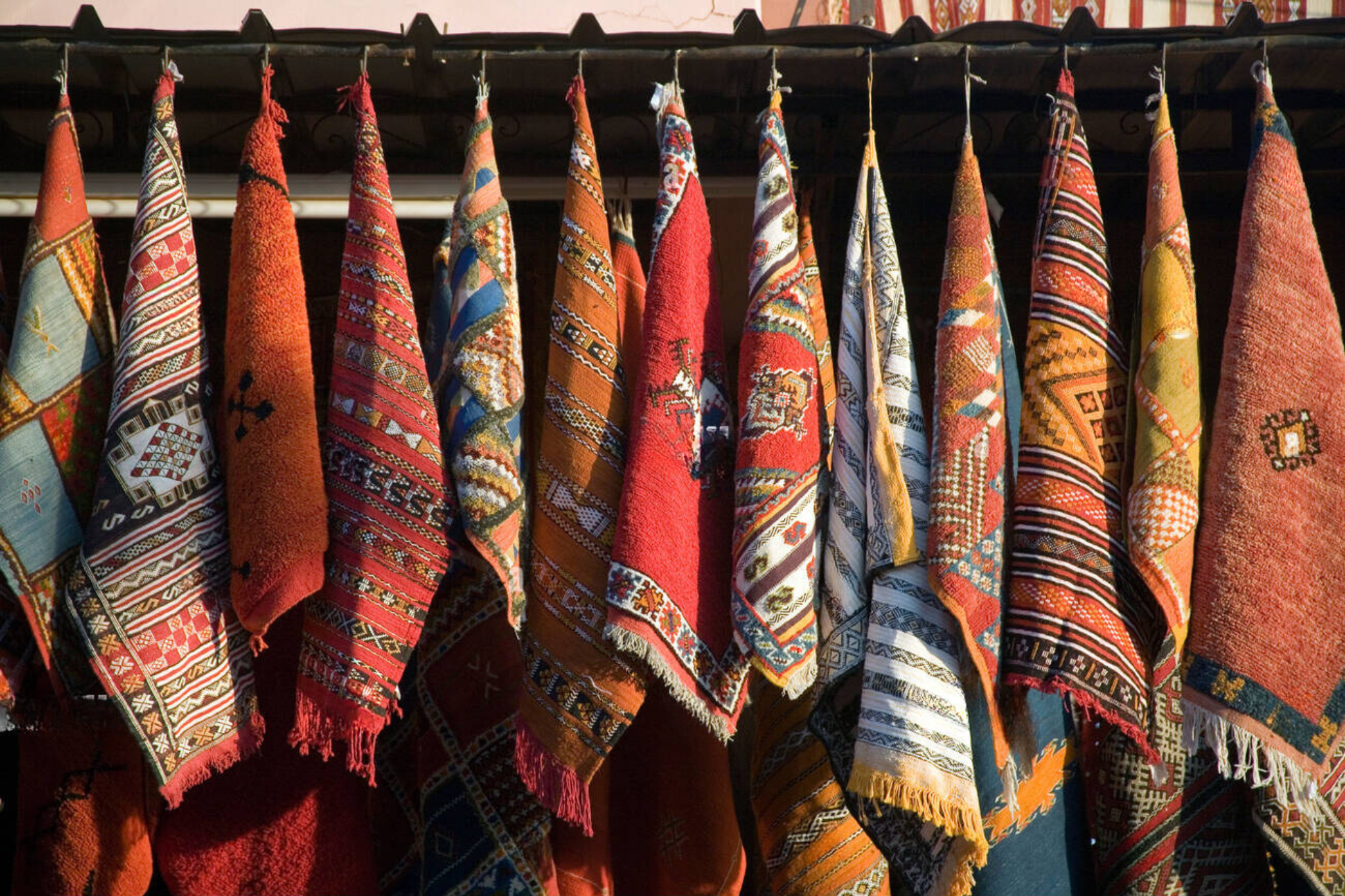 Casablanca Souks: Guided Shopping & Cultural Exploration