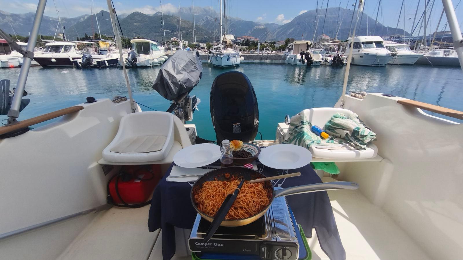 Bar: Scenic Coastline Boat Excursion with Local Wine & Meze