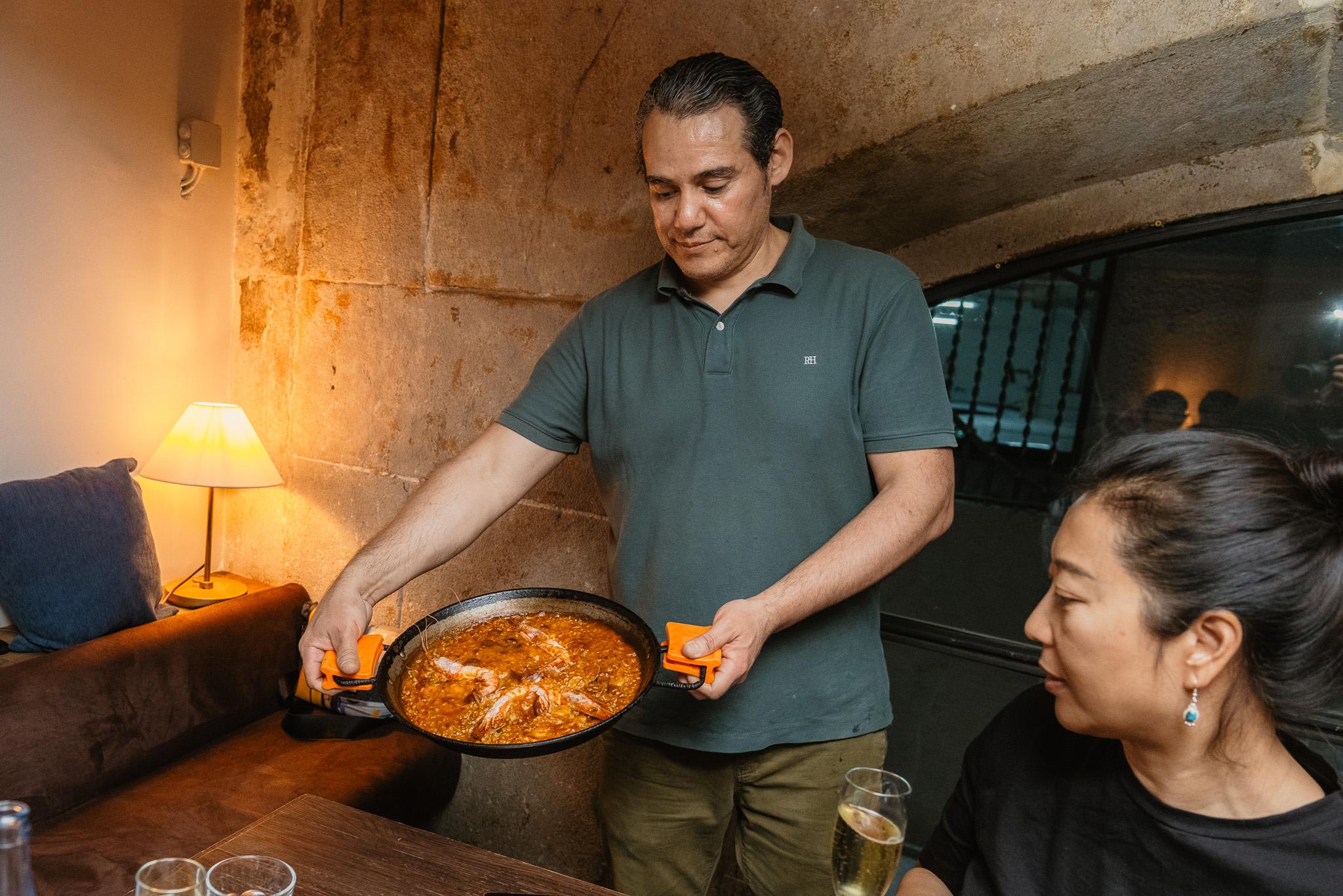 El Born Food Walking Tour with Tapas and Drinks