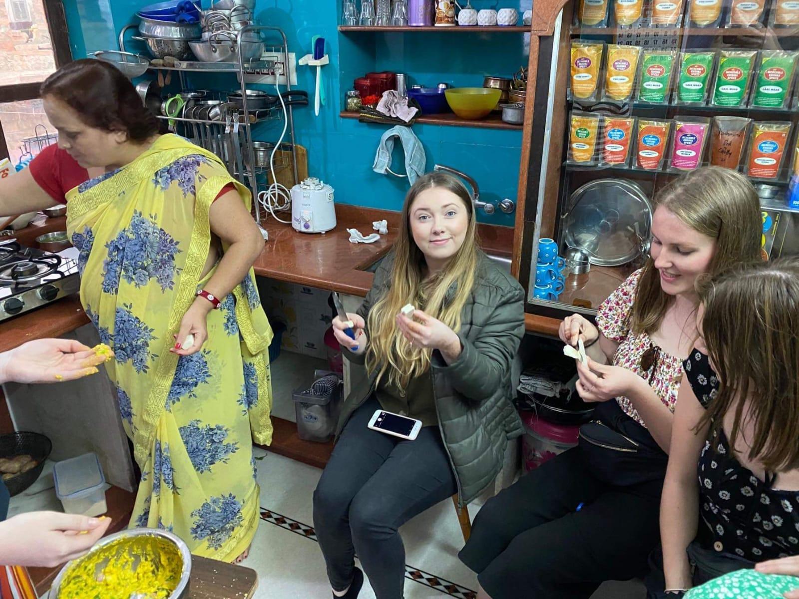 Jodhpur: 11-Dish Rajasthani Cooking Class with Rekha