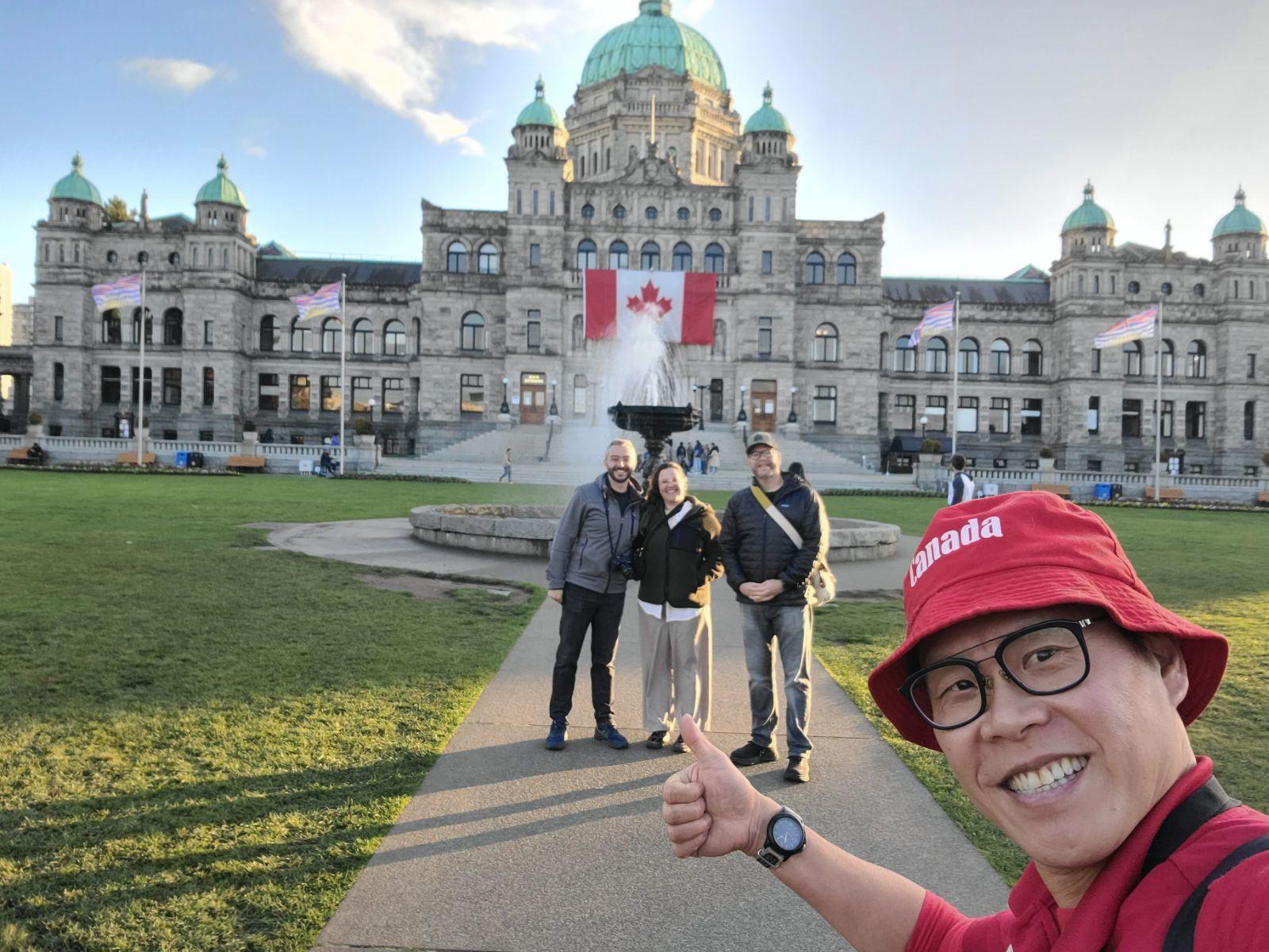 Victoria Private Highlights Walking Tour
