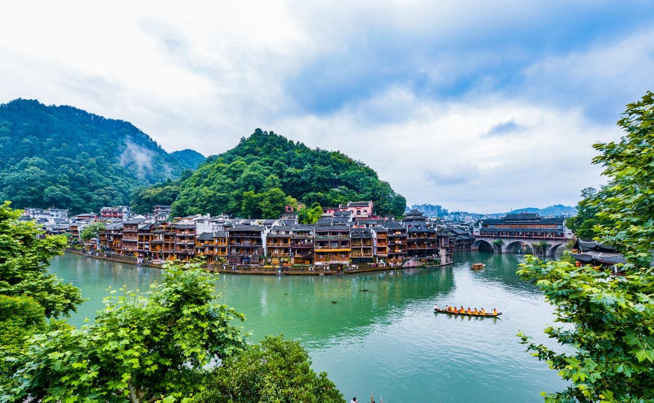 Fenghuang & Furong Ancient Towns Day Trip from Zhangjiajie