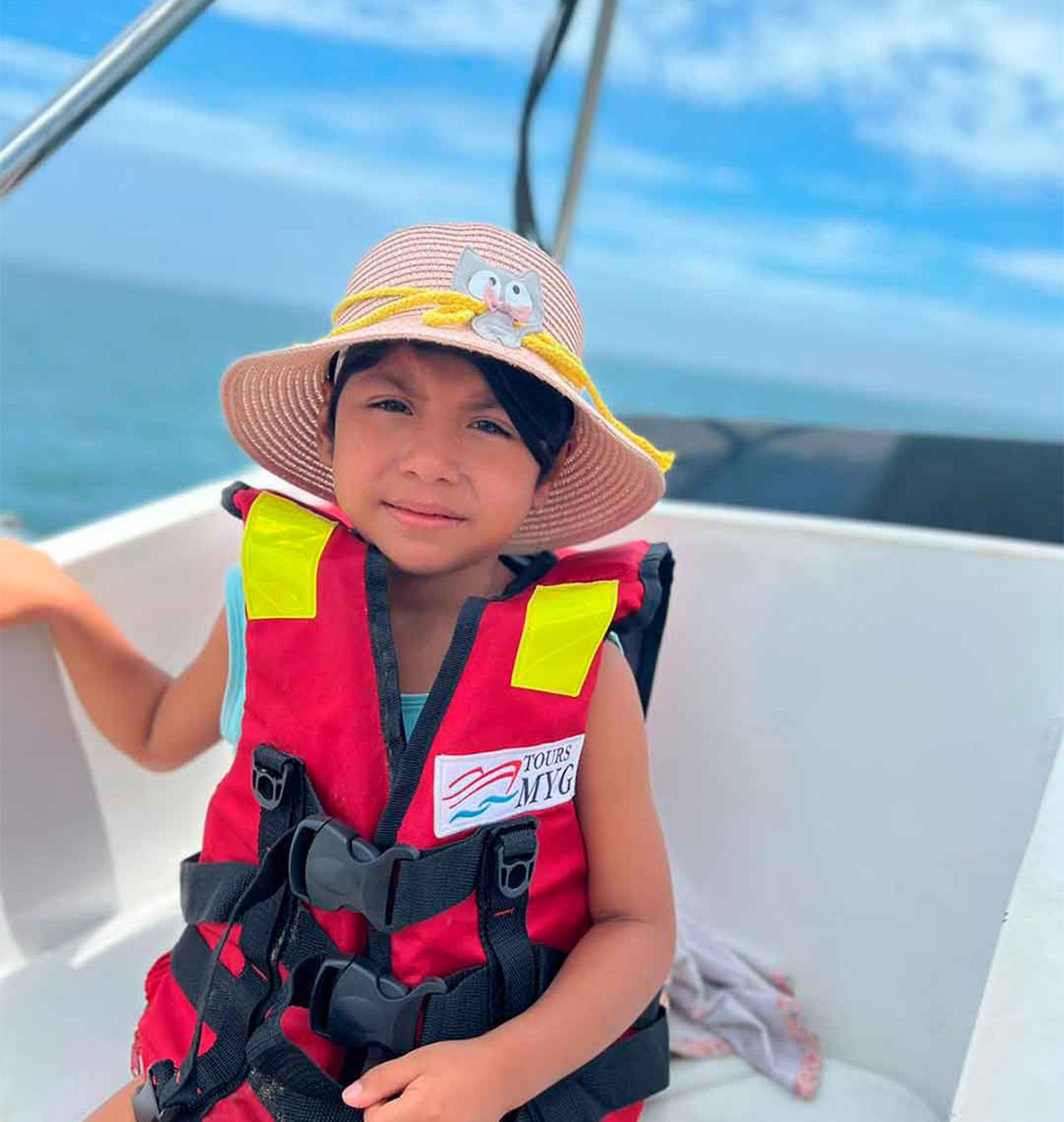 Palomino Islands Yacht Excursion with Sea Lion Encounter