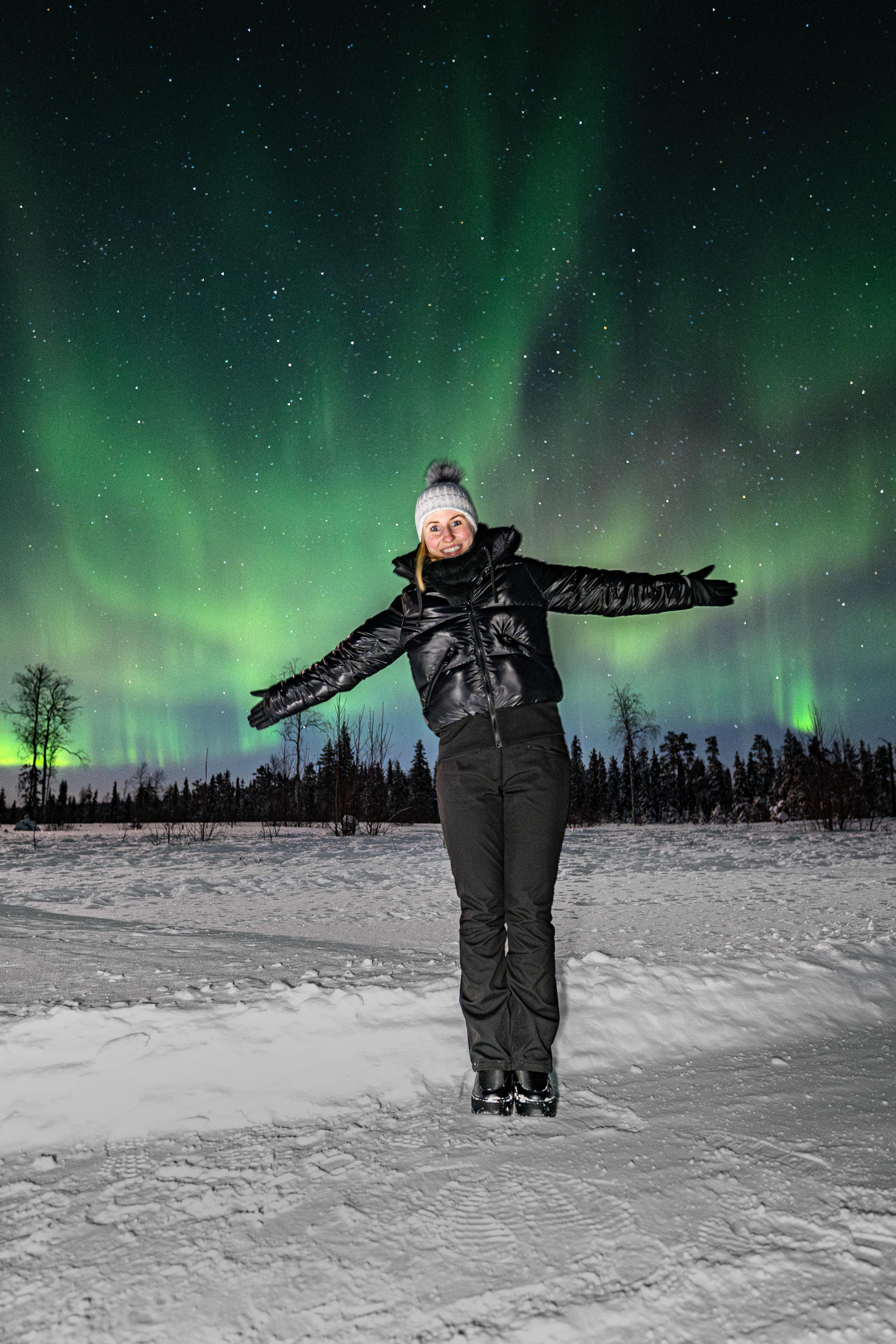Rovaniemi Aurora Hunt – Expert-Led Northern Lights Chase with Free Photos