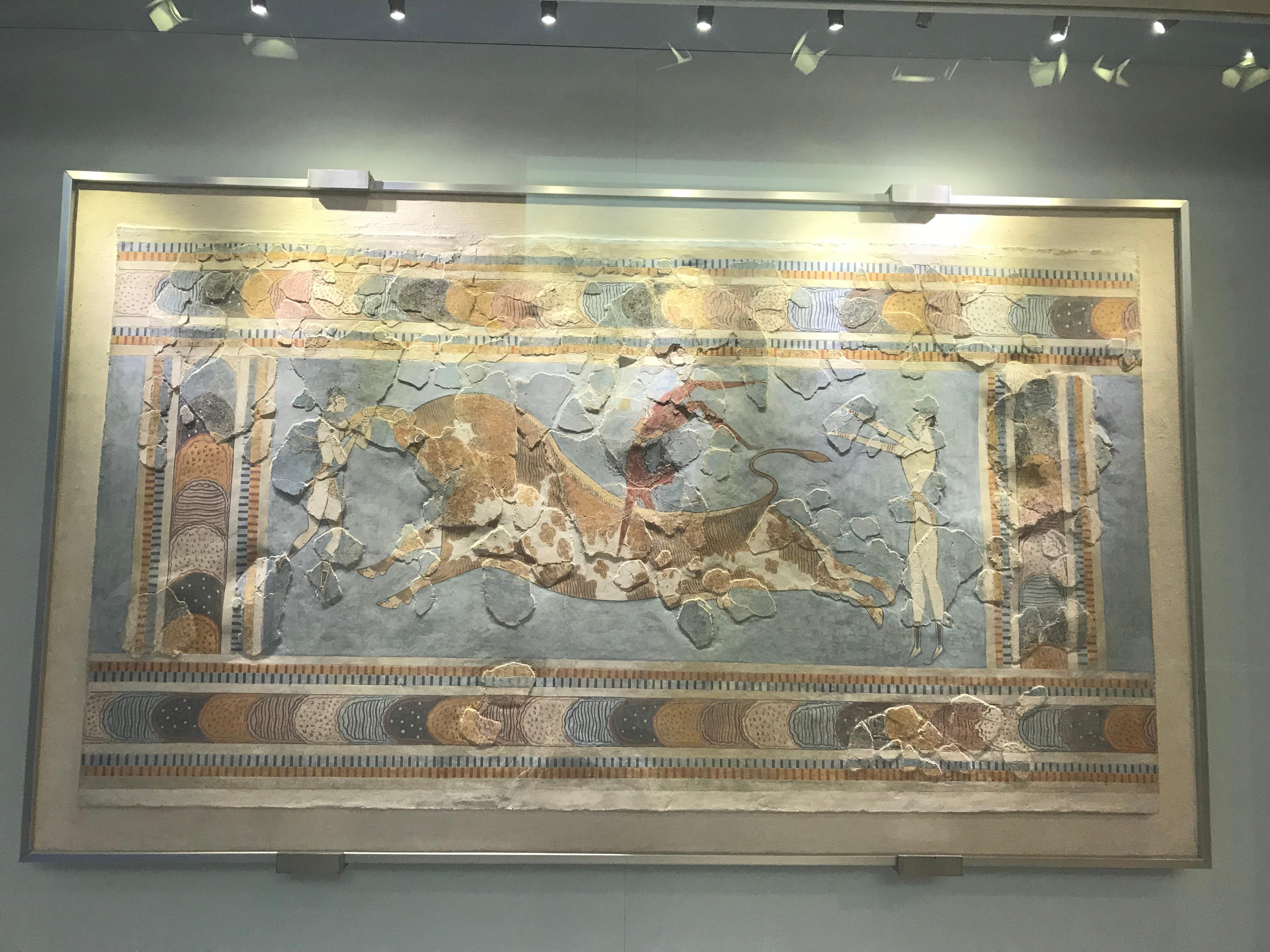 Knossos Palace guided tour Crete — Minoan throne room, grand staircase, bull-leaping frescoes, central court — image 33