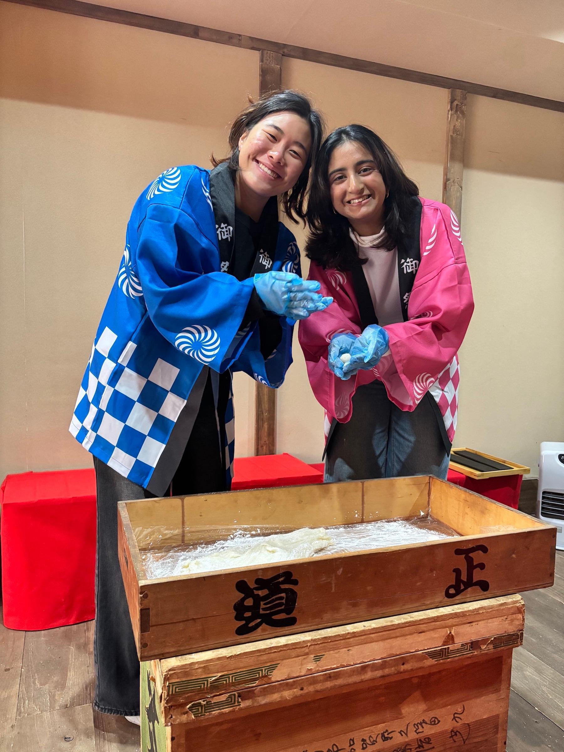 Osaka Traditional Mochi Pounding Workshop & Tasting
