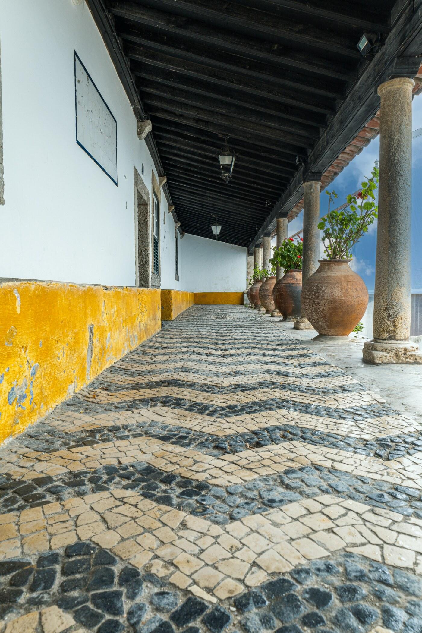 Lisbon to Porto Private Transfer with 3 Scenic Stopovers