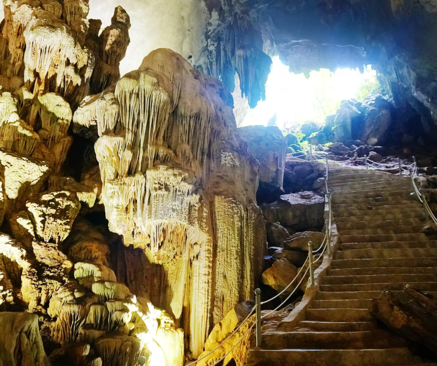 Phong Nha Cave boat tour Son River dragon boat and Paradise Cave karst — image 30