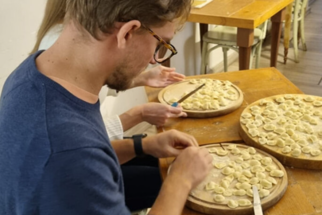 Orecchiette Pasta Making with Wine & Aperitivo in Lecce
