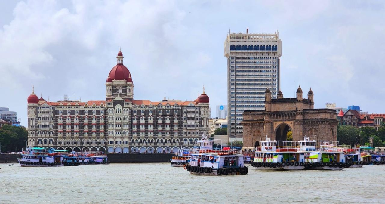 Private Mumbai Highlights & Dharavi Insight Tour