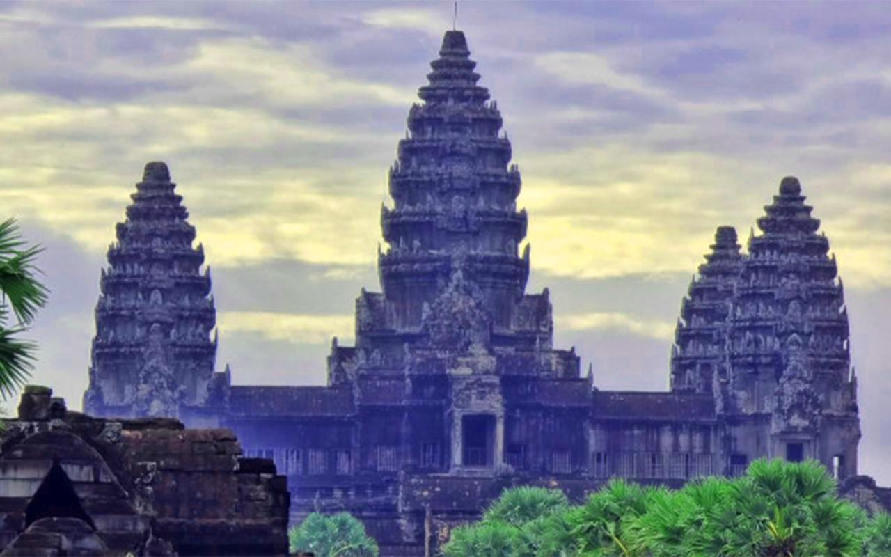 Angkor Wat Small-Group Sunrise or Sunset Expedition
