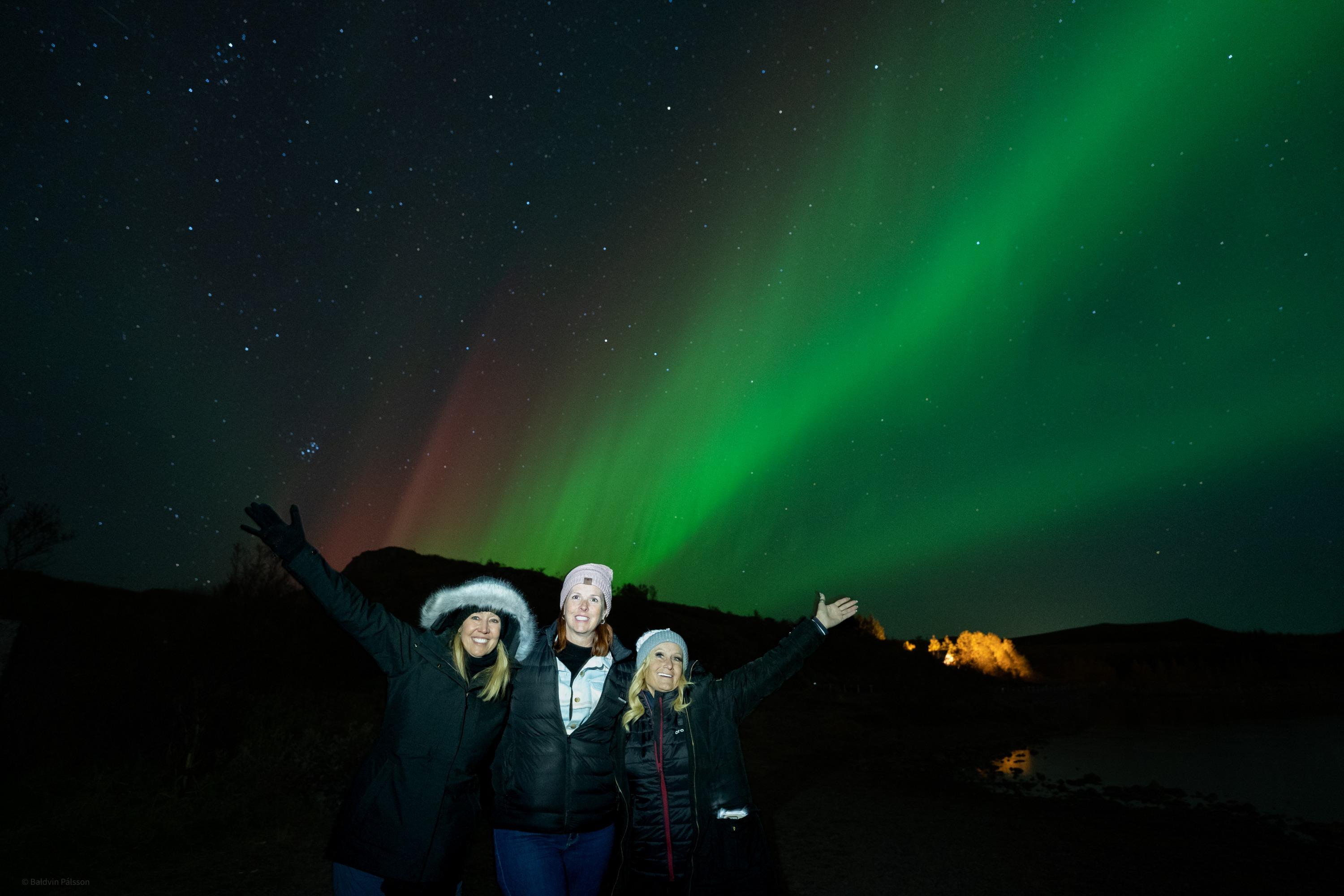 Reykjavik Northern Lights Minibus Hunt with Hot Cocoa