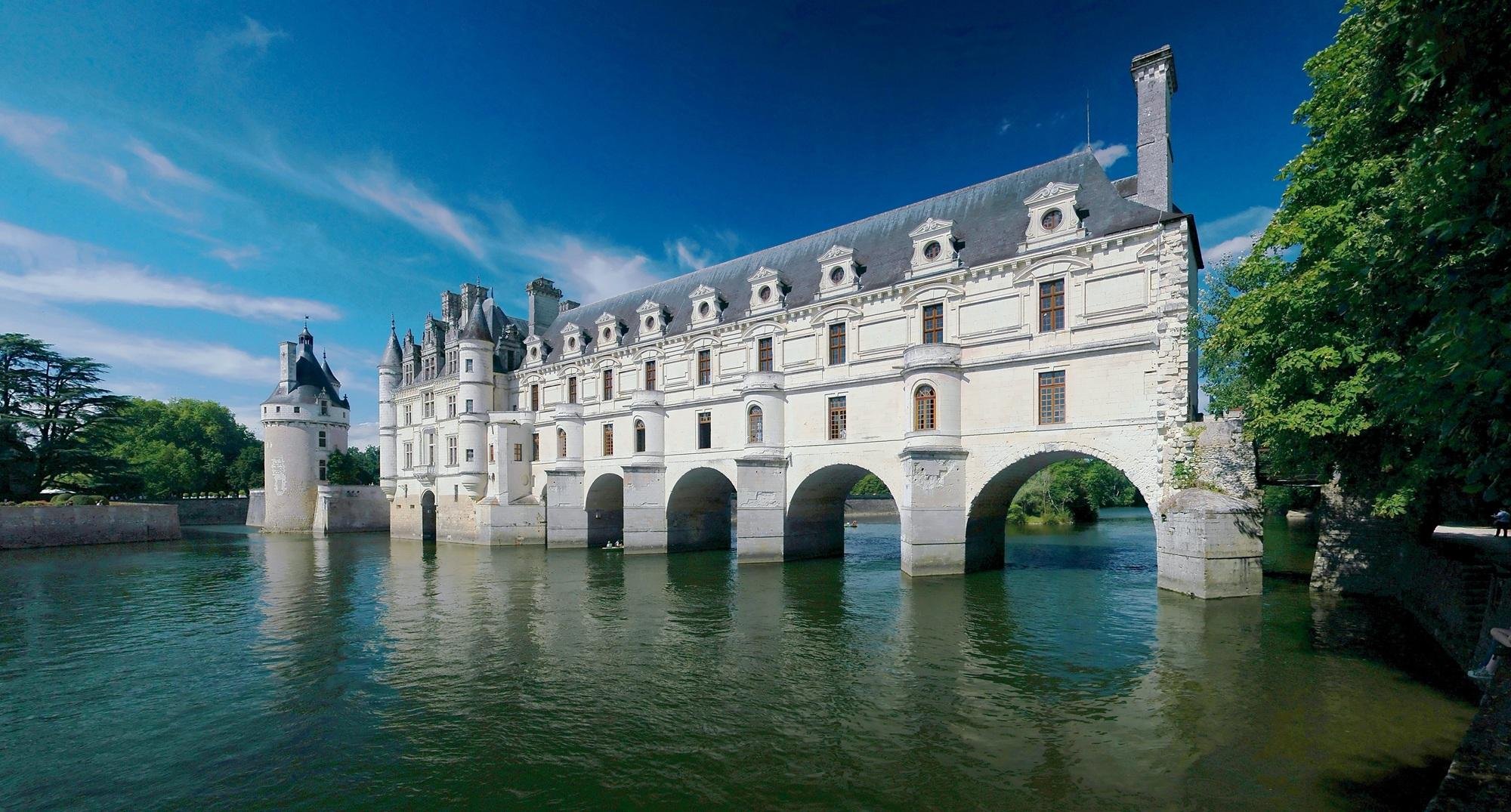 Loire Valley Châteaux Private Group Tour from Brussels
