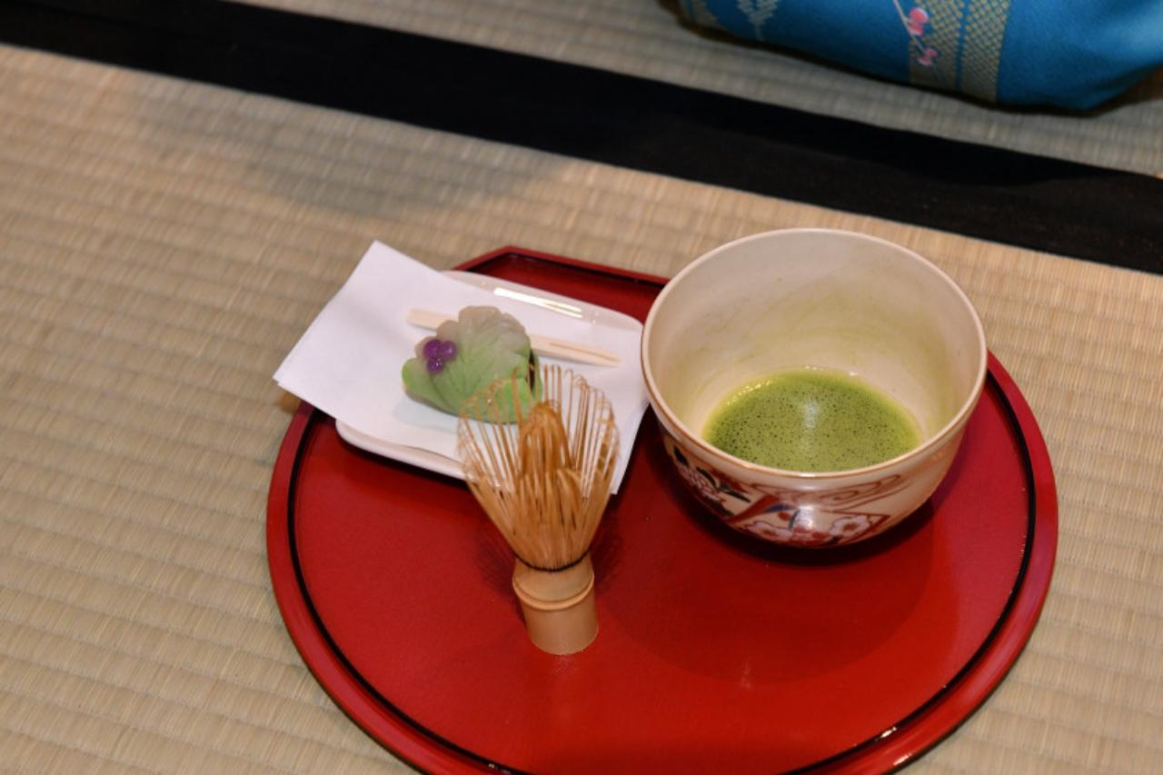 Kyoto Kimono Tea Ceremony at Orizuruya Gion