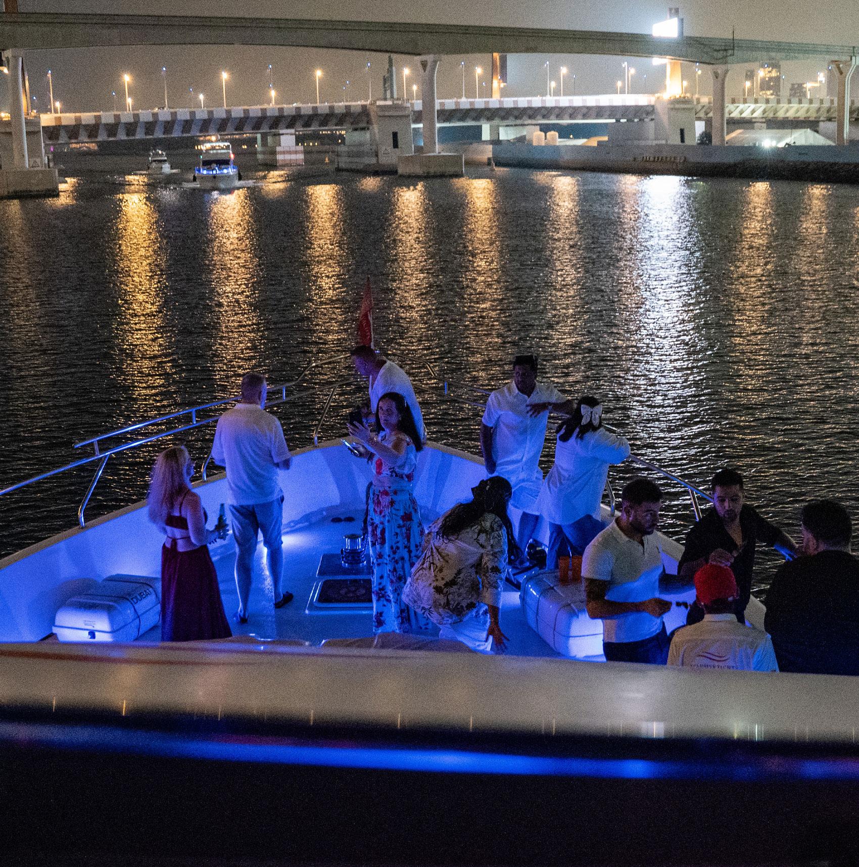 Dubai Marina Luxury Yacht Party – BBQ, Open Bar & Live DJ
