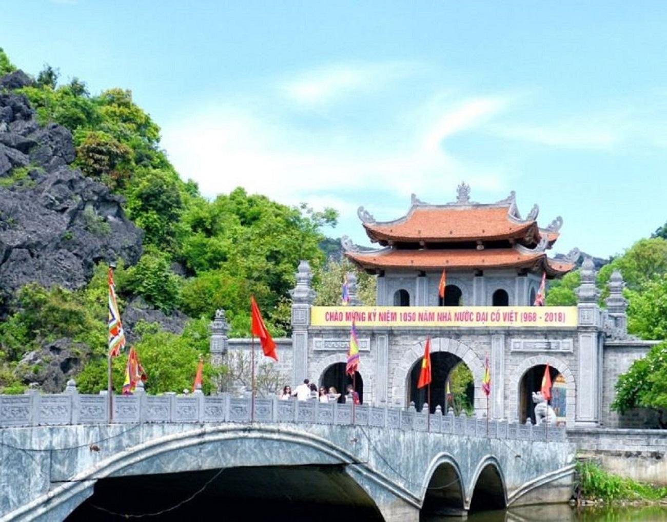 2-Day Hanoi, Ninh Binh & Ha Long Bay Luxury Tour
