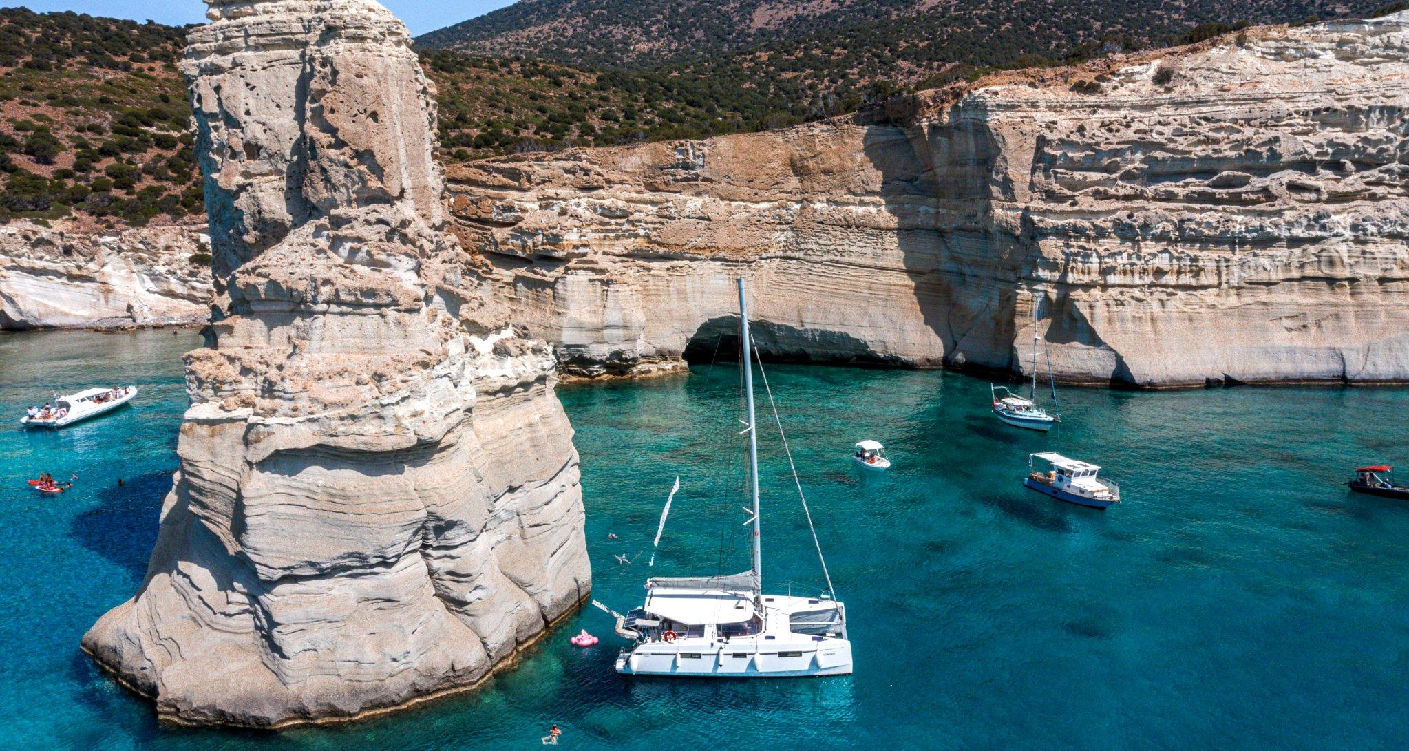 Milos Catamaran Cruise: Kleftiko, Sykia Cave & Klima