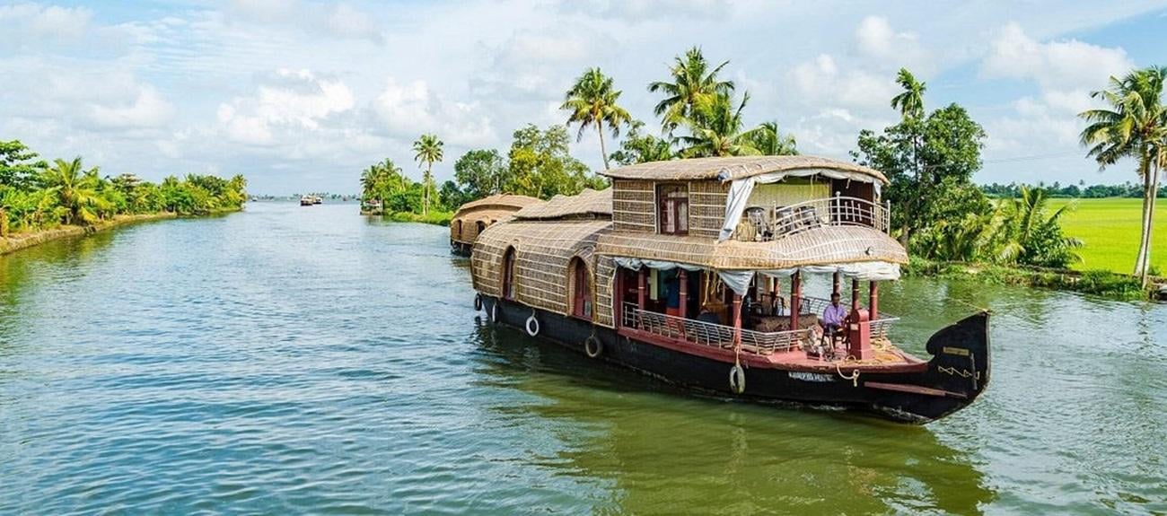 Periyar Wildlife Sanctuary Day Trip from Cochin