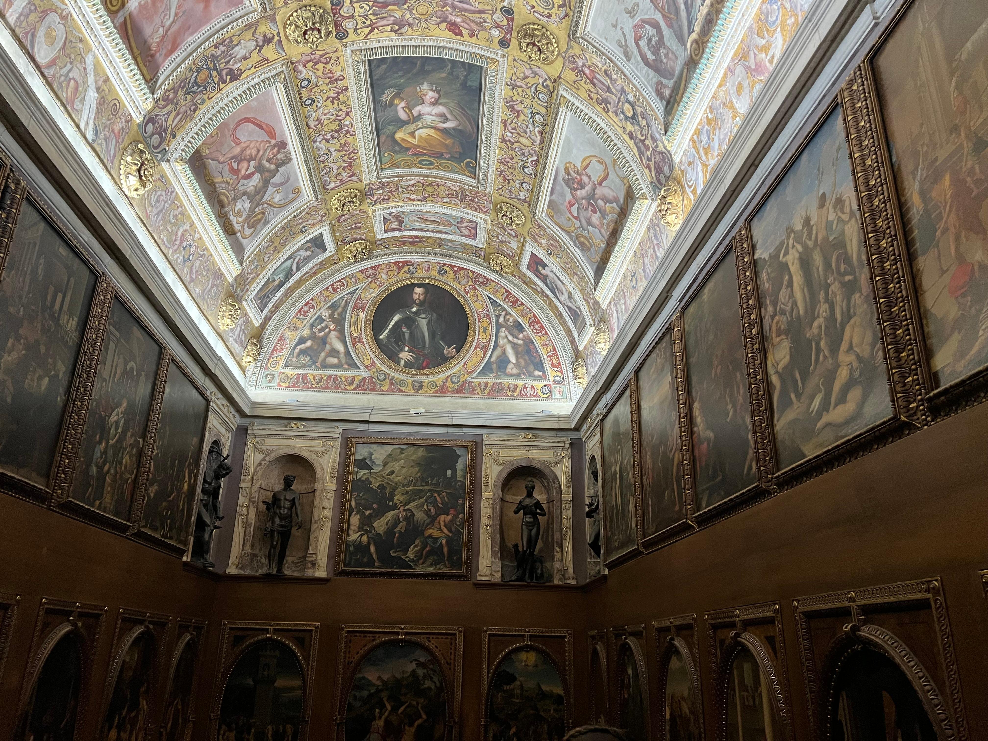 Palazzo Vecchio Secret Passages: Hidden Rooms Tour with Lunch or Gelato