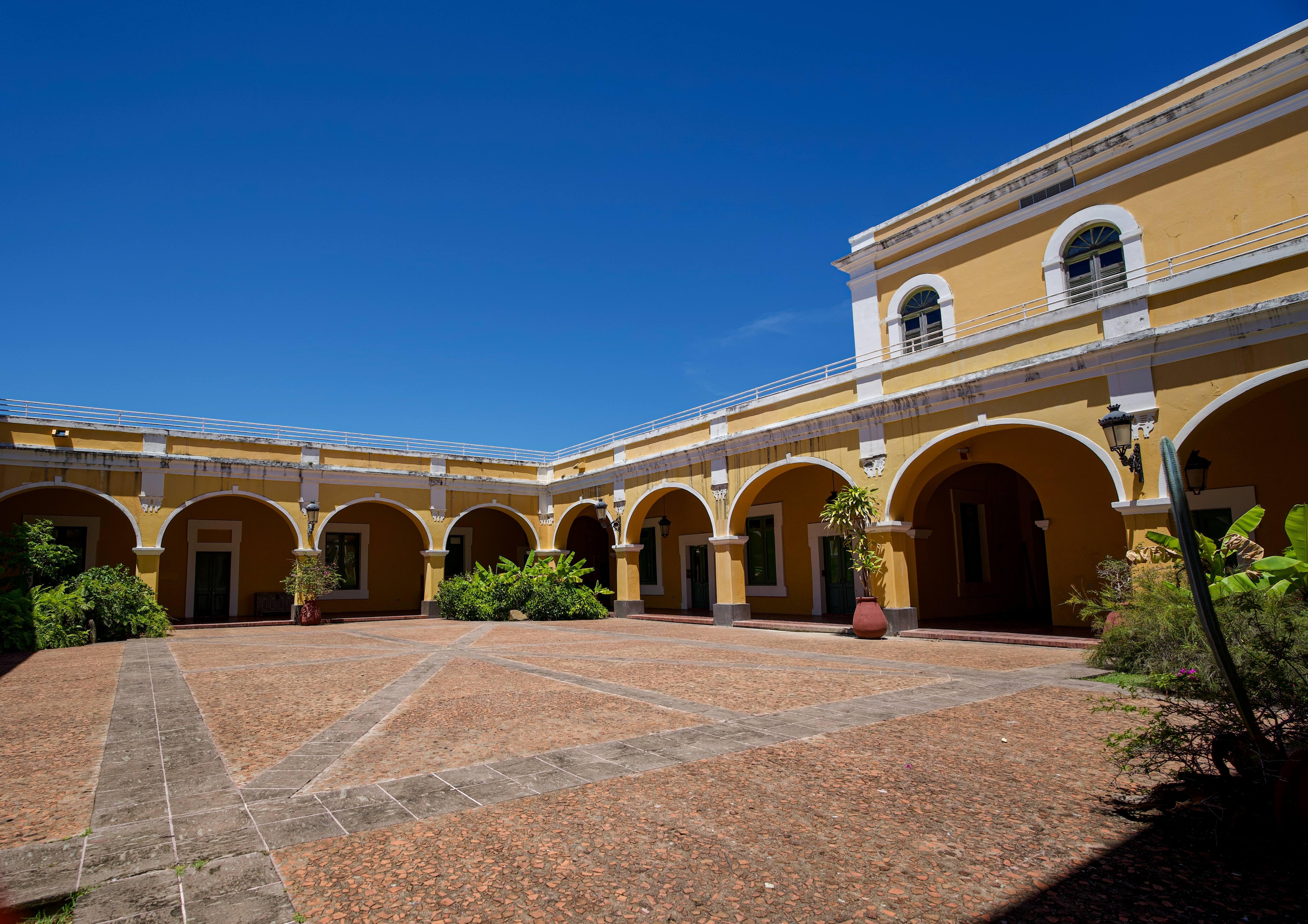 Old San Juan: Private Morning Heritage Walk & Breakfast