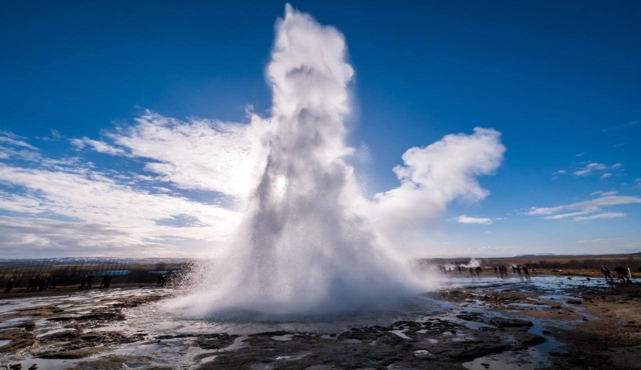 Golden Circle Small Group Excursion from Reykjavik Port