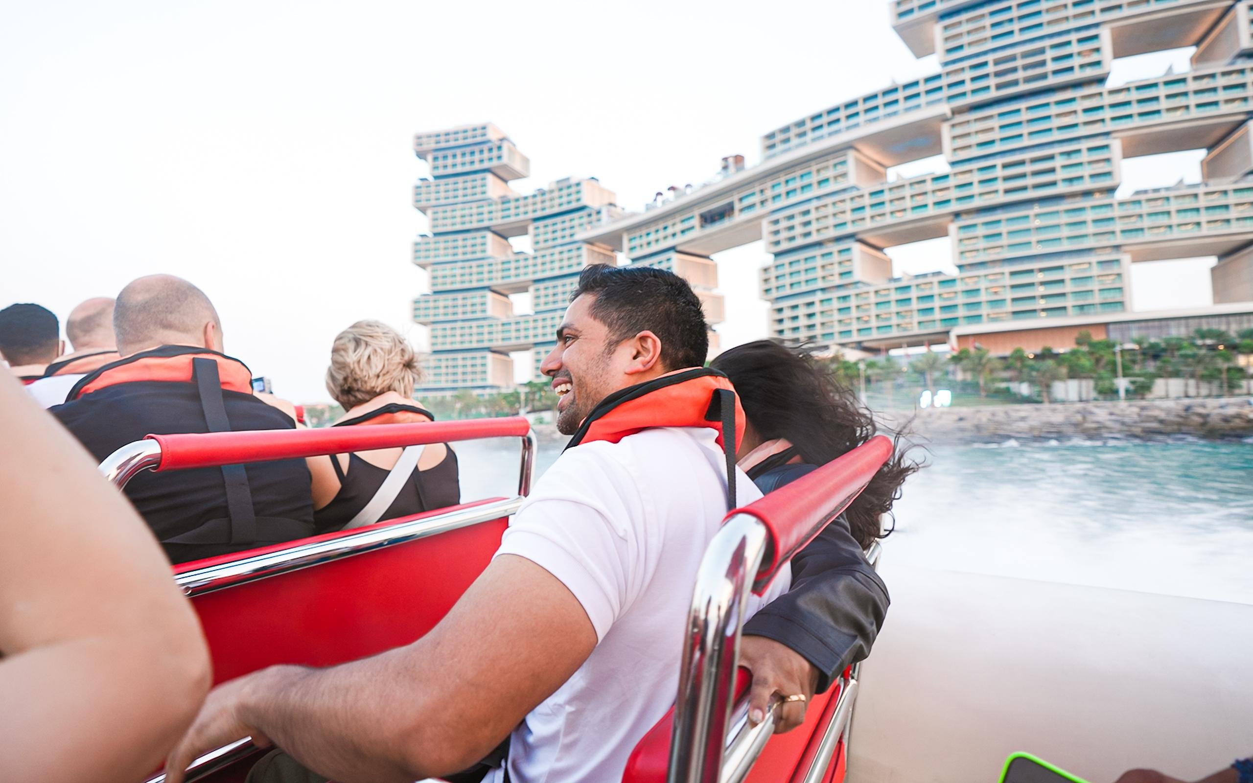 Dubai Speedboat Sightseeing Tour with Live Guide