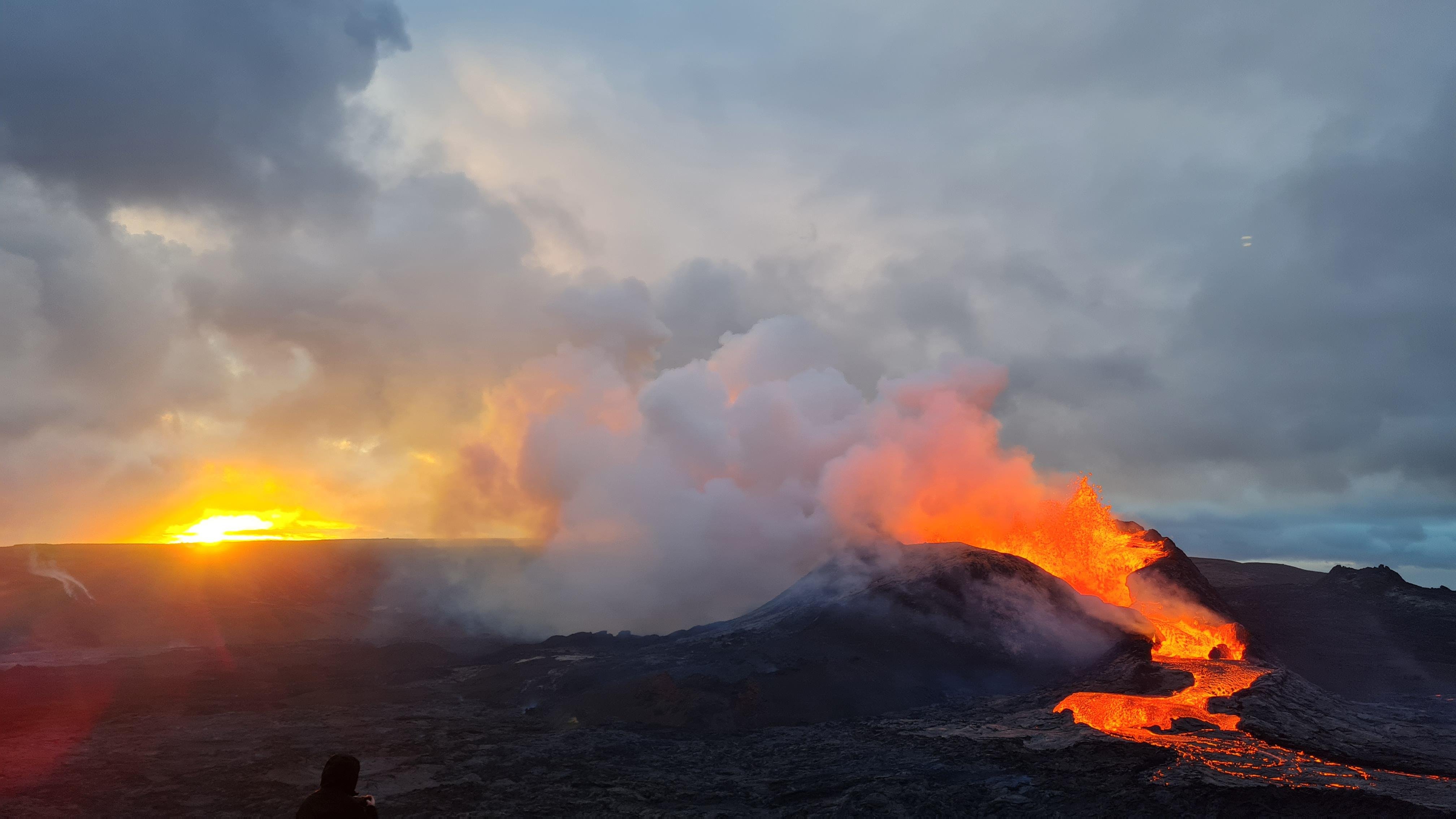 Fagradalsfjall Volcano Hike with Expert Geologist from Reykjavík