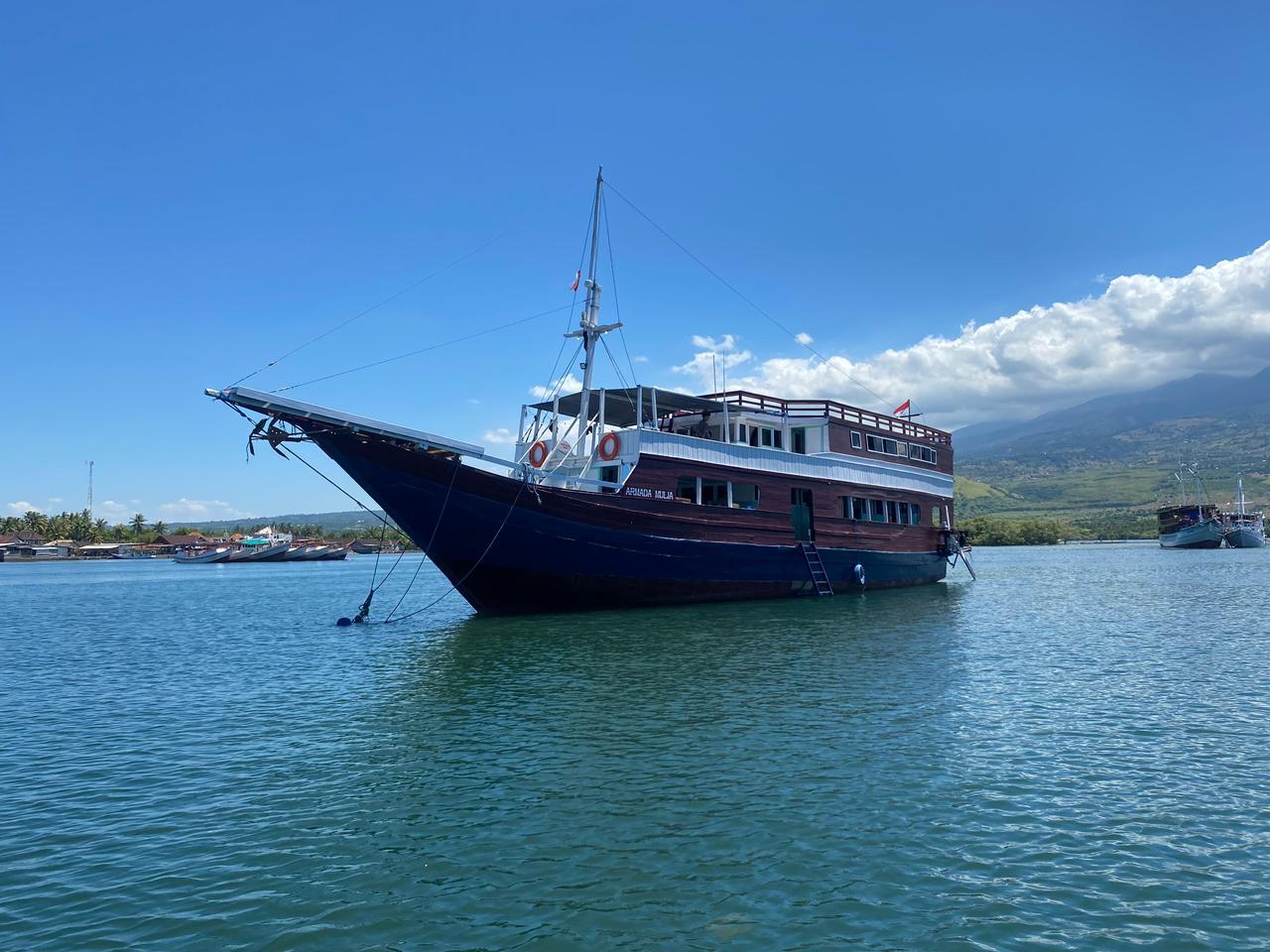 Lombok to Komodo: 4-Day Liveaboard Sailing Adventure