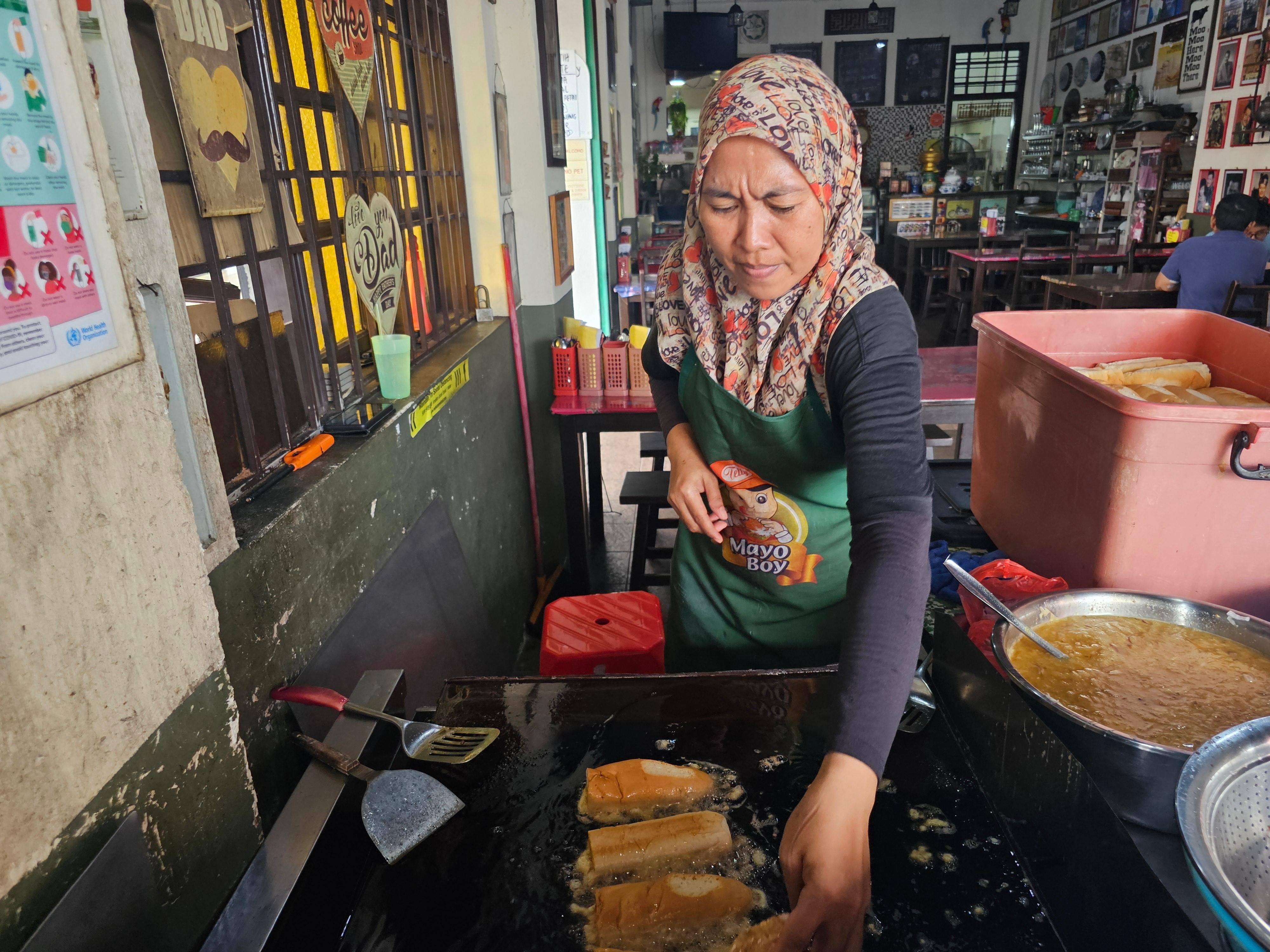 Melaka Culinary Walking Tour with 15+ Tastings