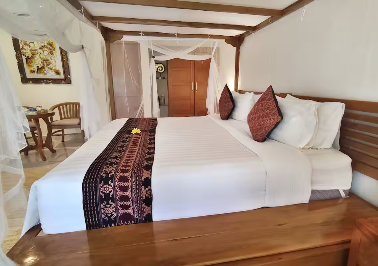 Komodo Island 3-Day Private Speedboat Adventure with Hotel