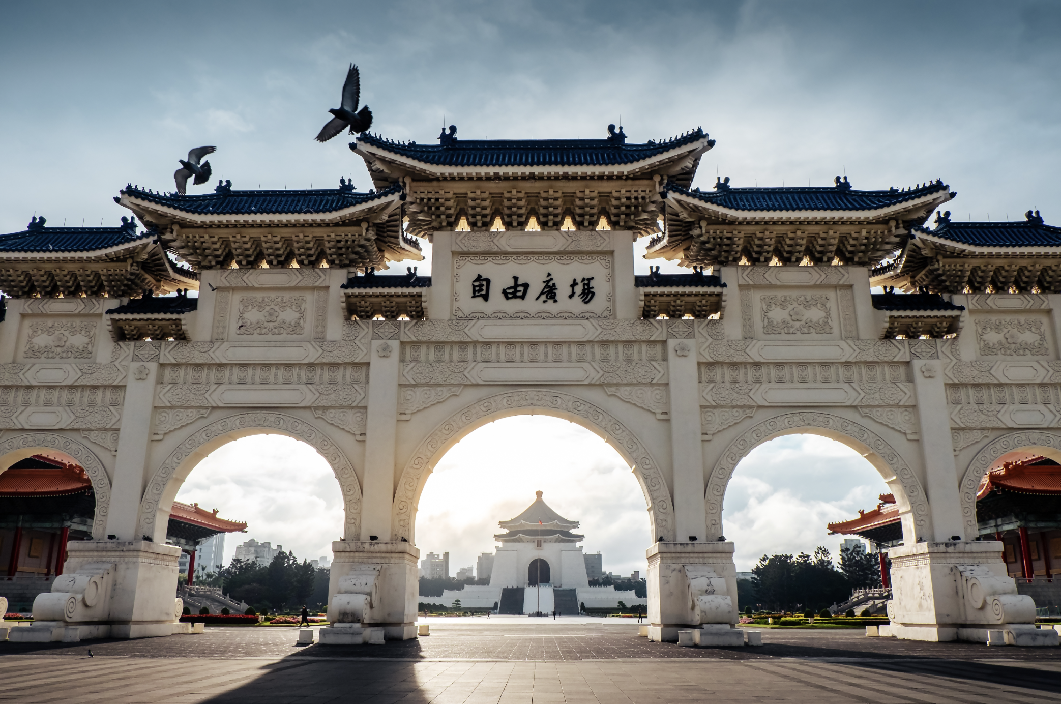 Private Taipei City Charter with Driver-Guide
