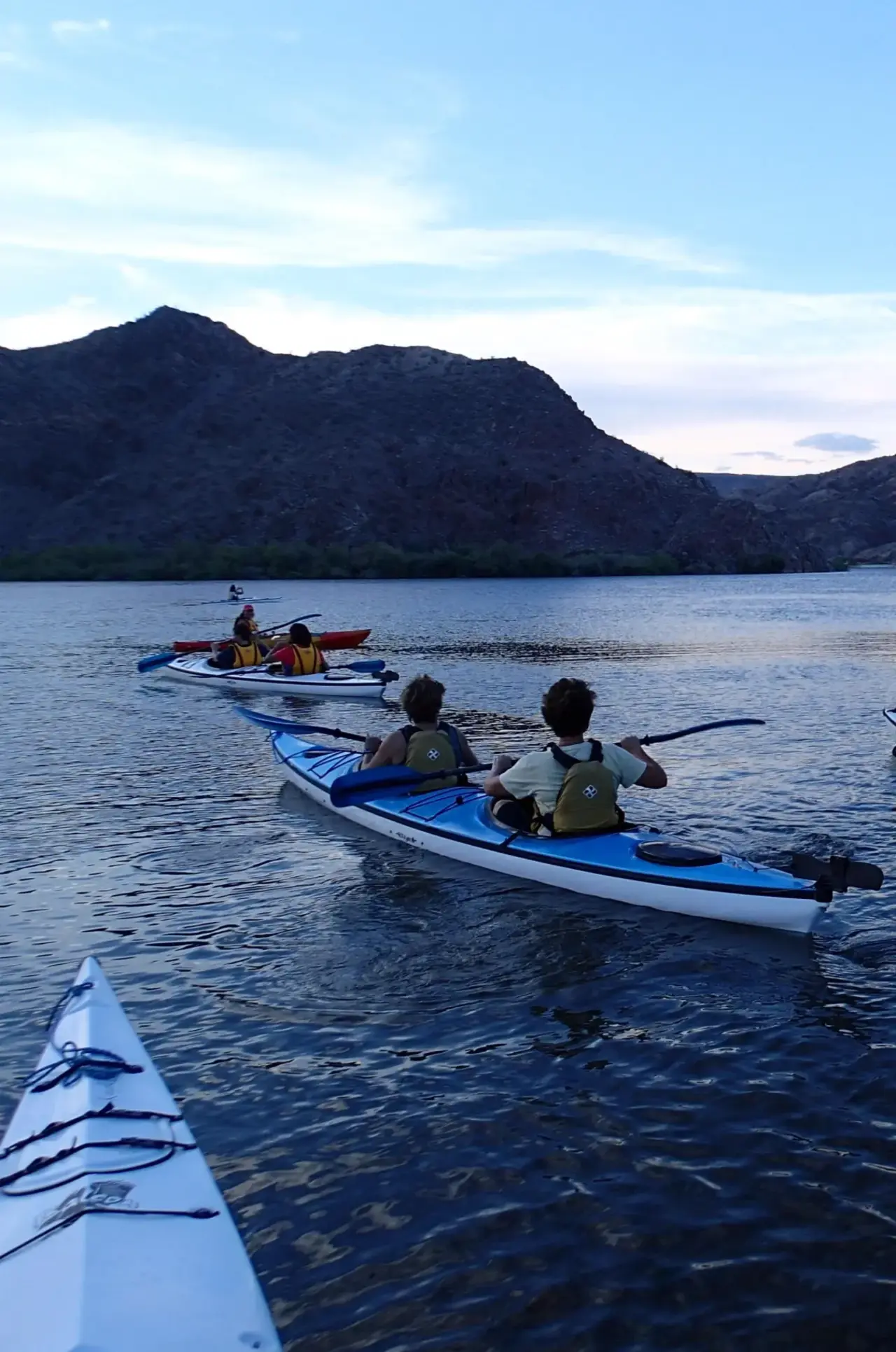 Las Vegas: Twilight and Moonlight Emerald Cave Kayak Tour