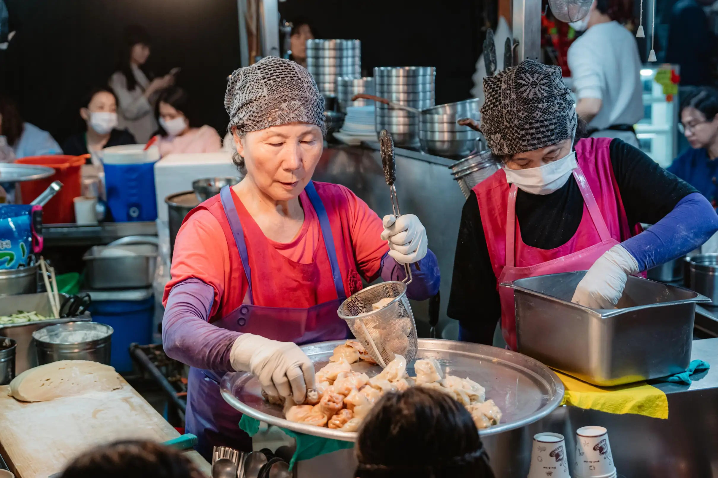 Shanghai Evening Food Walk with Rice Wine Experience