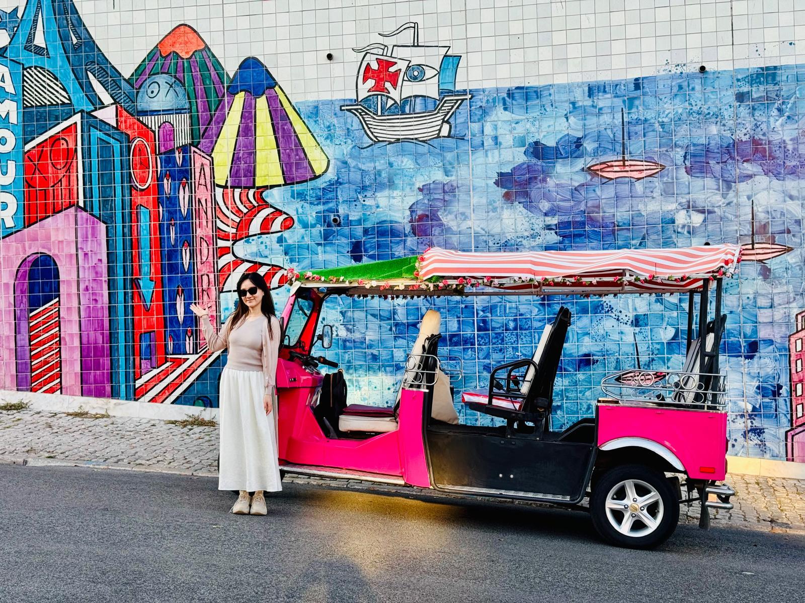 Lisbon: Private Old Town Tuk-Tuk Tour