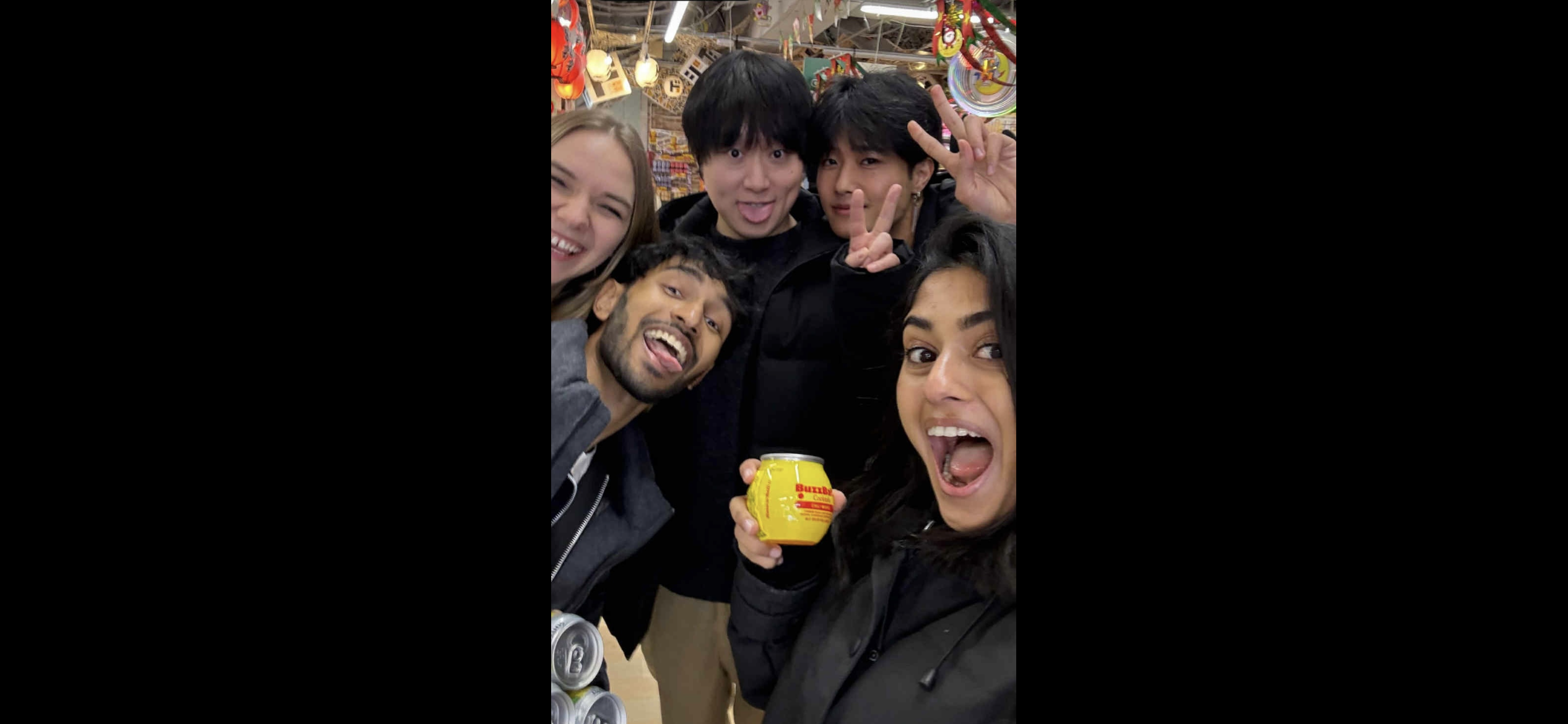 Shinjuku After-Dark Photo Walk with a Local Drink