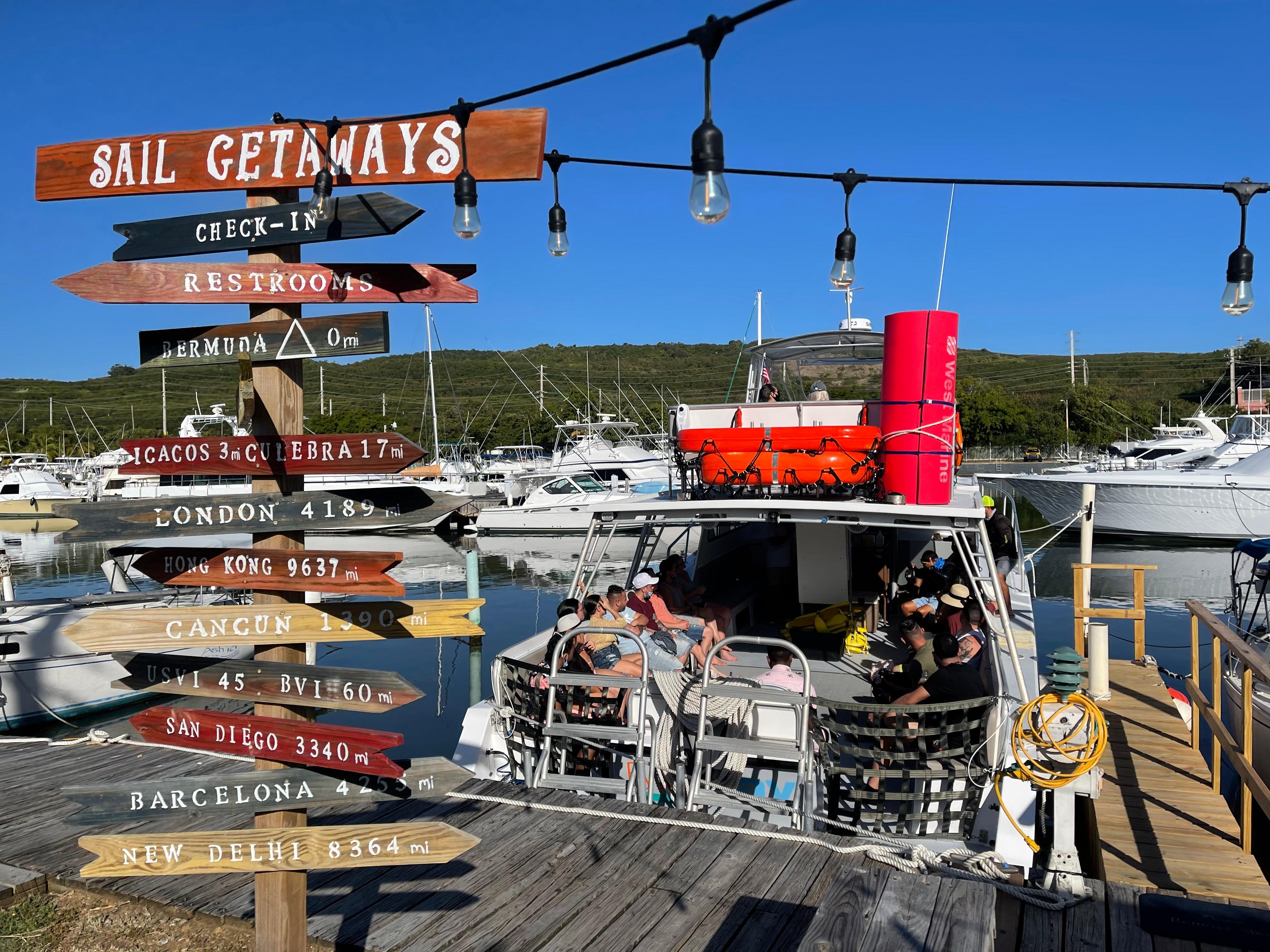Culebra Power Boat Snorkeling & Flamenco Beach Adventure