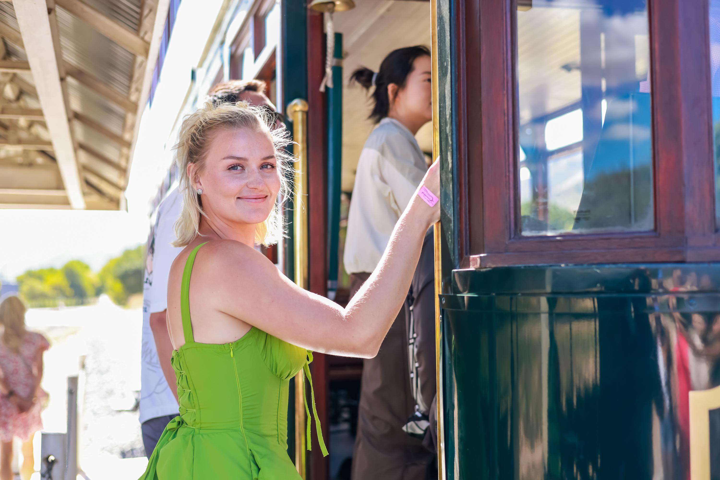 Cape Town Full-Day Wine Tasting & Wine Tram Tour