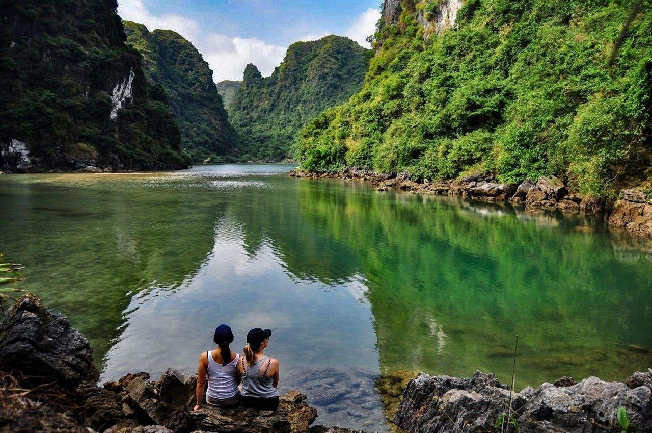 Hanoi to Ninh Binh: Hoa Lu, Trang An & Mua Cave Day Tour