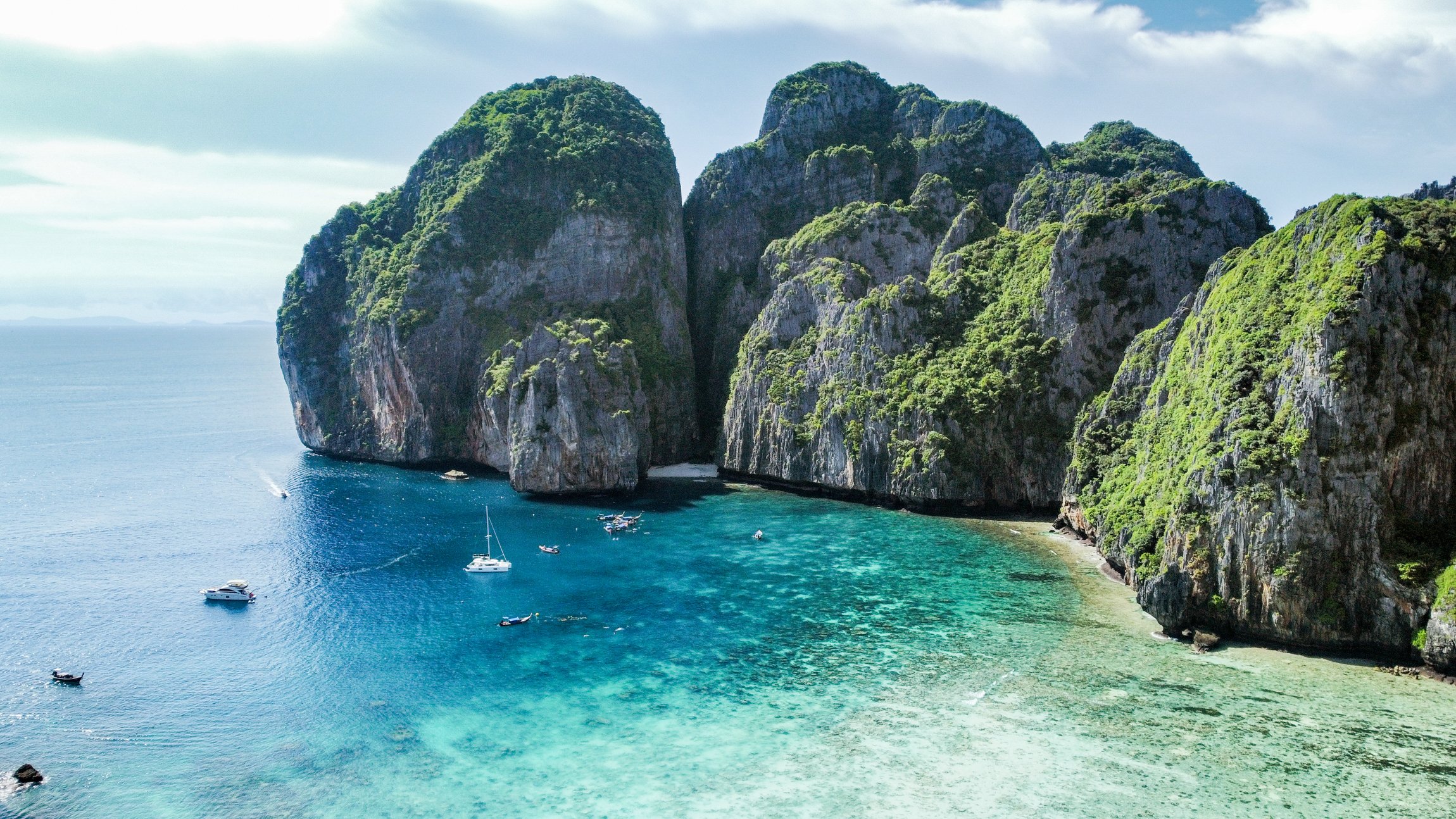 Phuket Speedboat Day Trip: Maya Bay, Phi Phi & Bamboo Island with Buffet Lunch