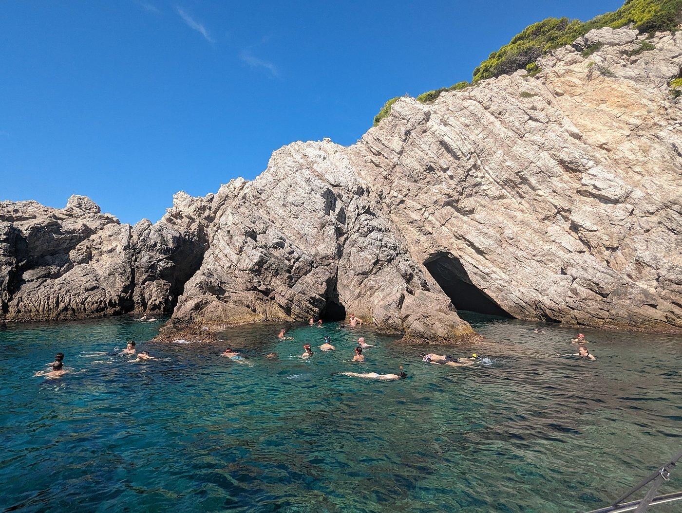 Dubrovnik: Elaphiti Islands Speedboat Tour with Blue Cave & Sunj Beach