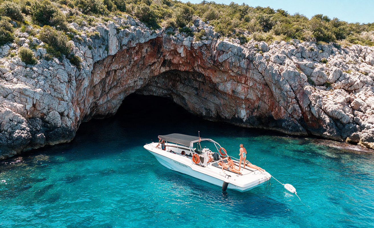 Boka Bay Speedboat: Blue Cave, Submarine Tunnels & Island Church