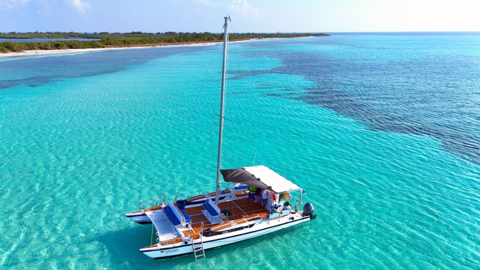Cozumel Catamaran: Turtle Sanctuary & Starfish Beach