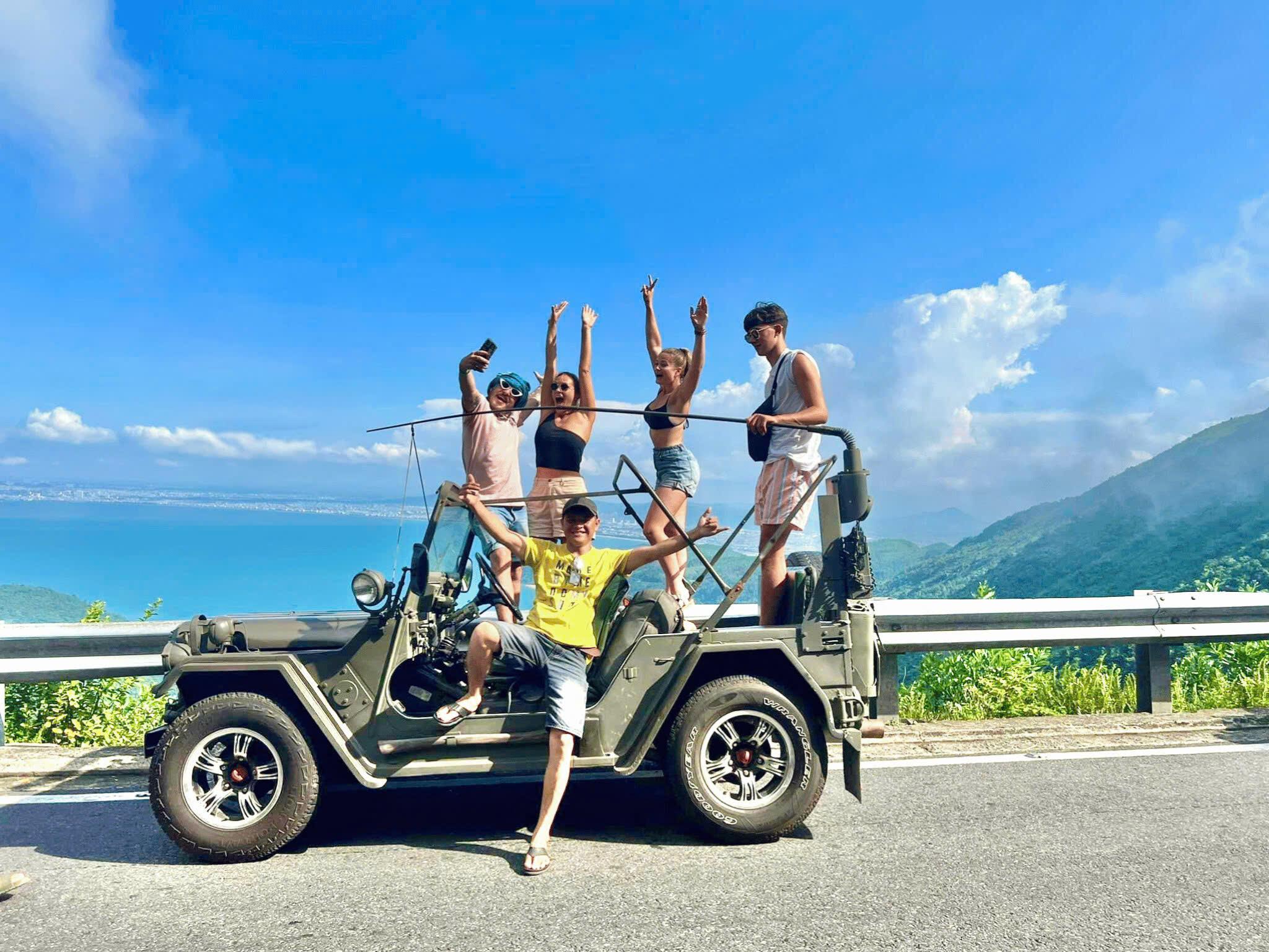 Hue to Hoi An or Da Nang Jeep Tour via Hai Van Pass