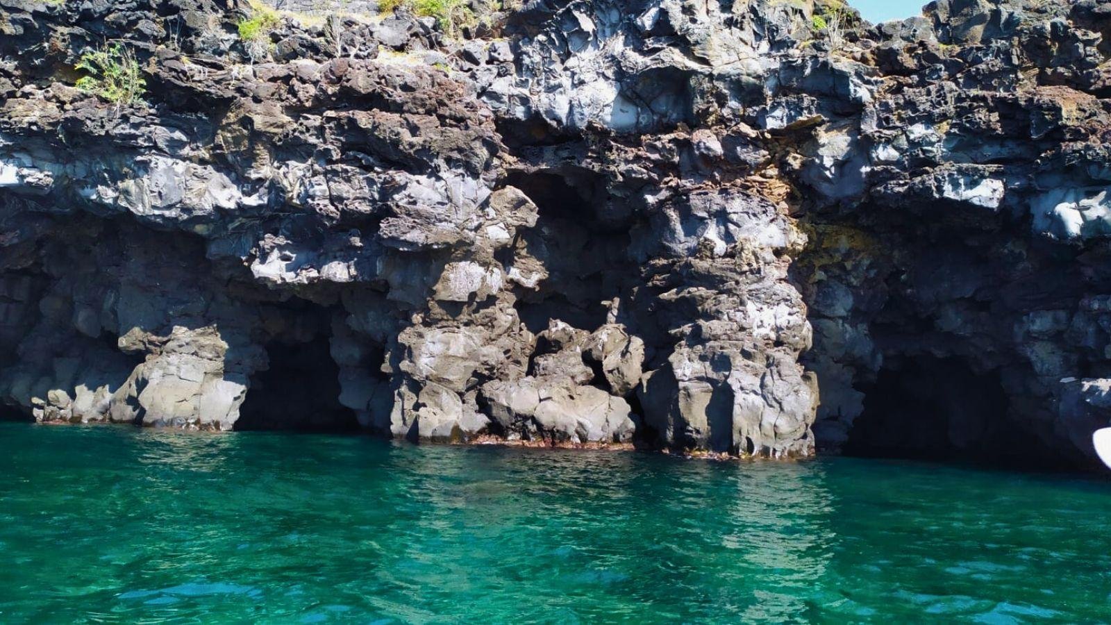 Aci Trezza Private Boat Tour: Sea Caves, Historic Landmarks & Onboard Sicilian Lunch