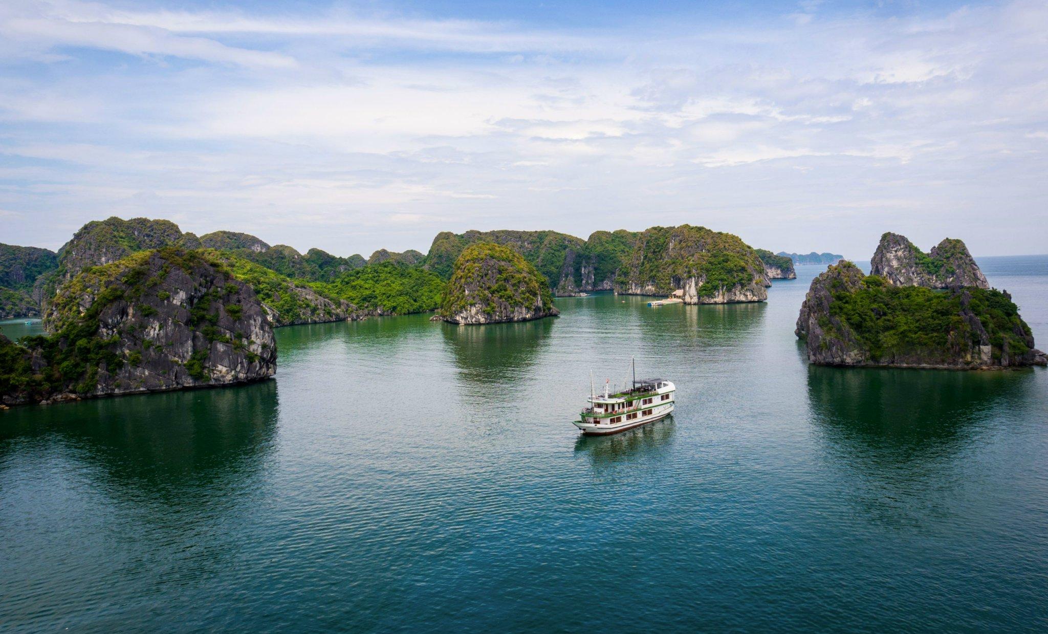 Lan Ha Bay & Halong Overnight Cruise – Private Balcony Cabins